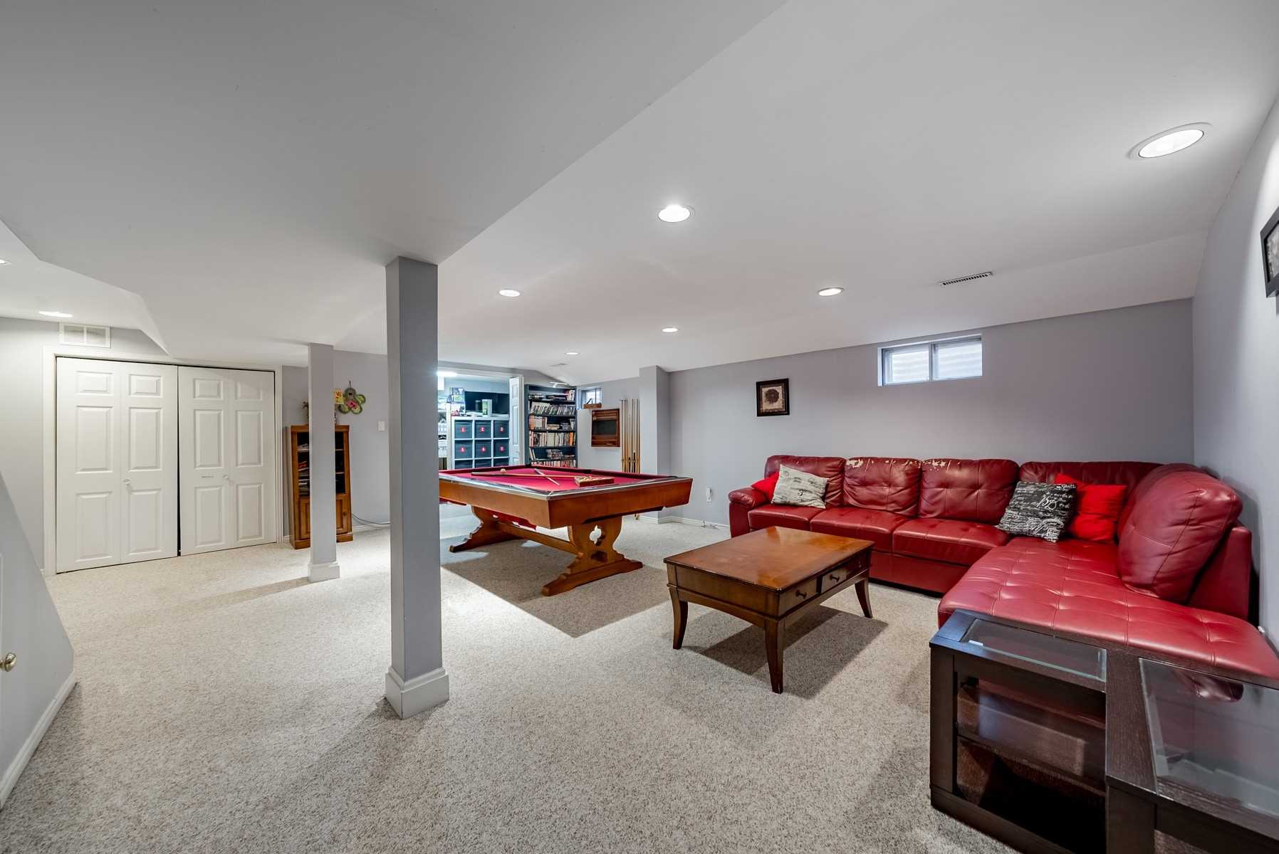 21 Mayvern Cres