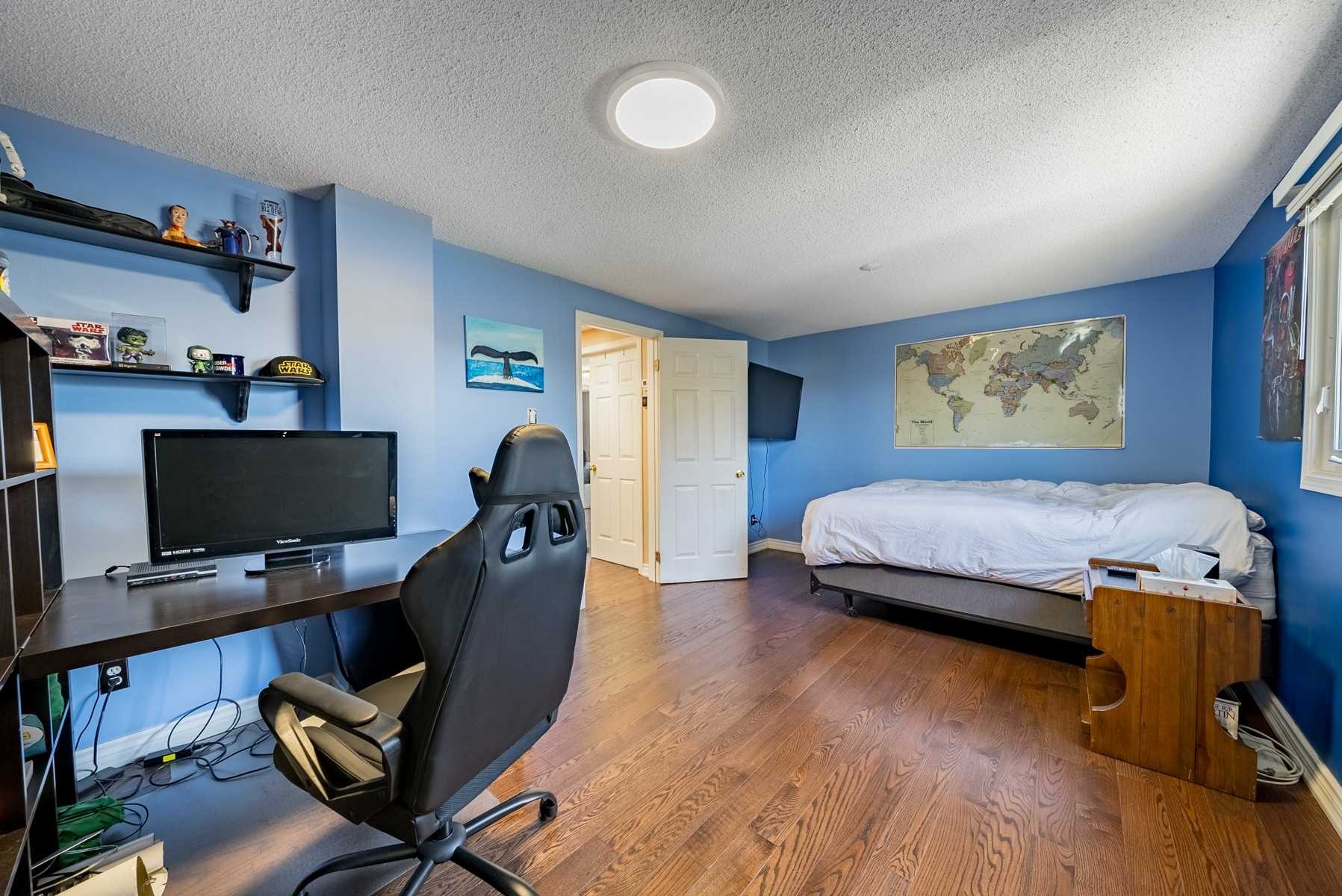 21 Mayvern Cres