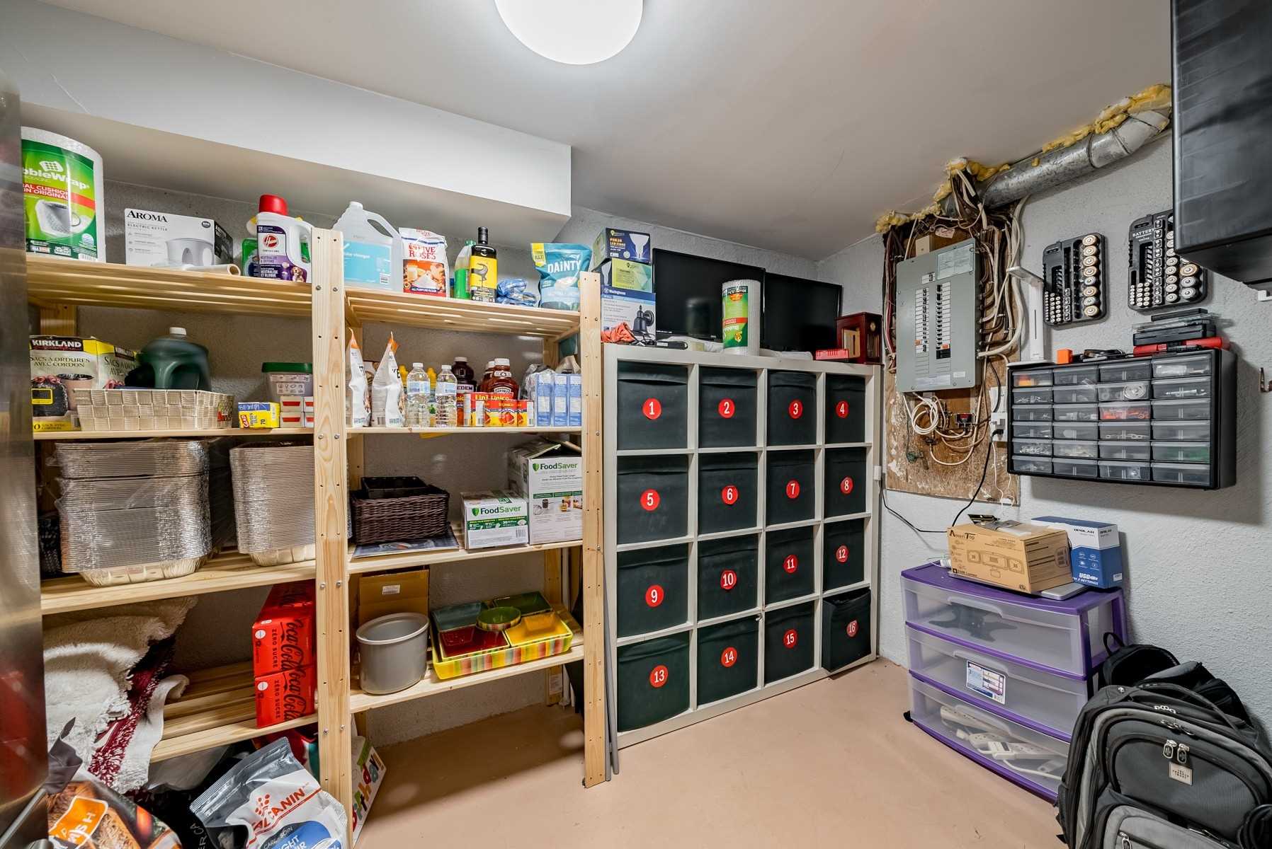 21 Mayvern Cres