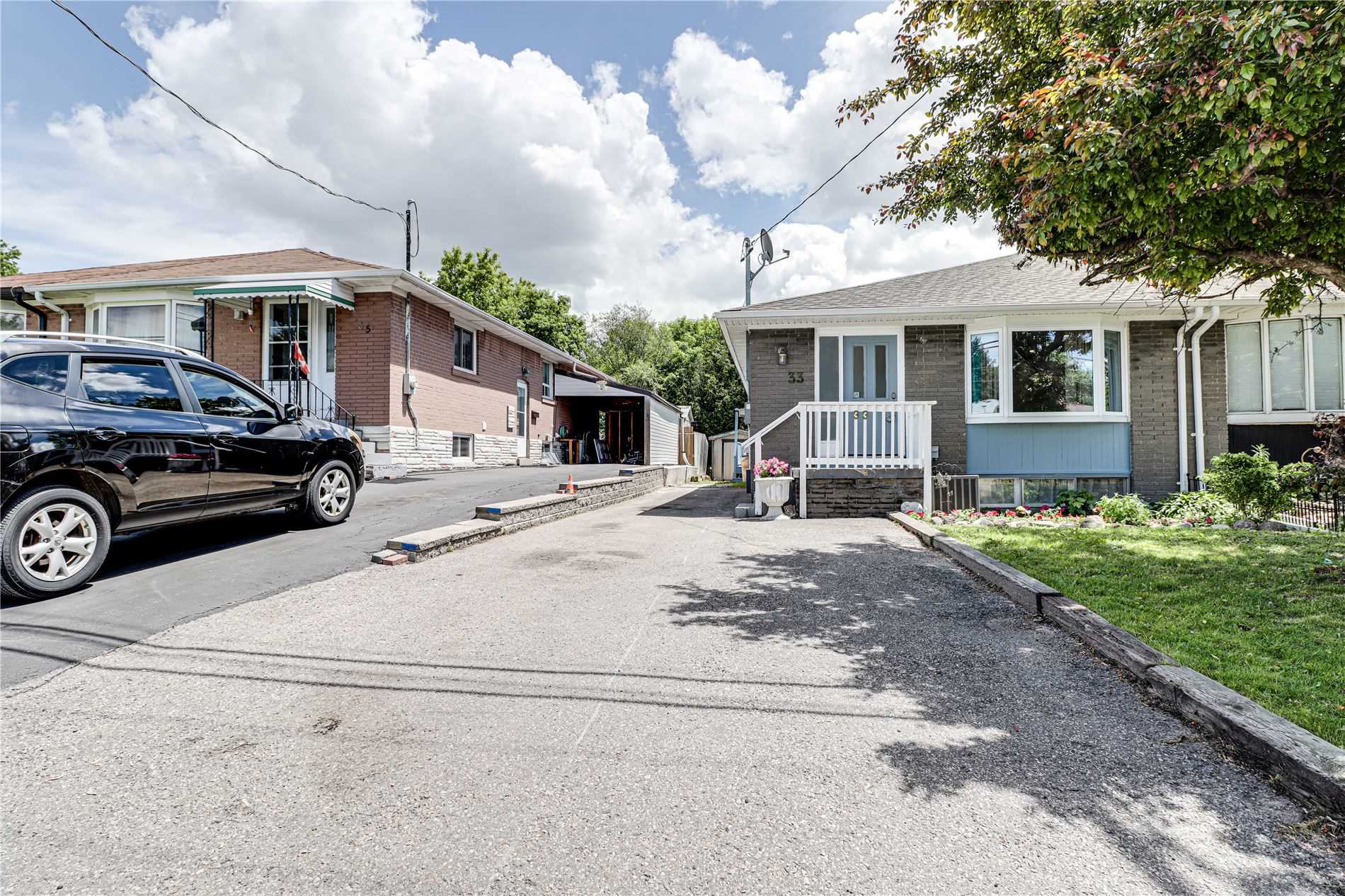 33 Longford Dr