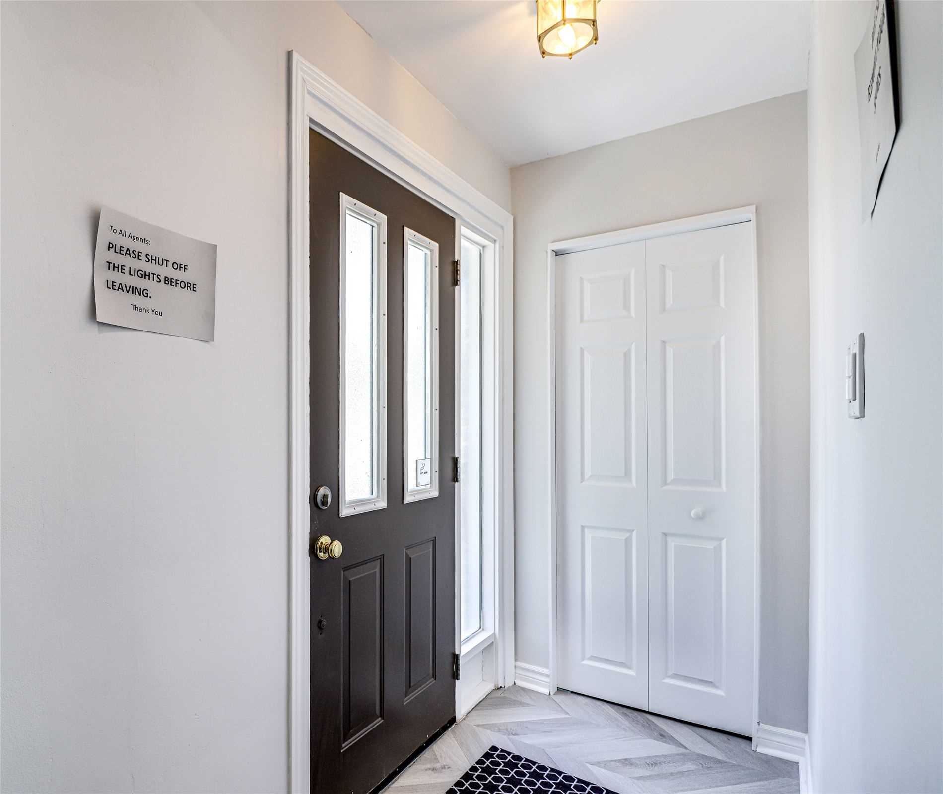 33 Longford Dr