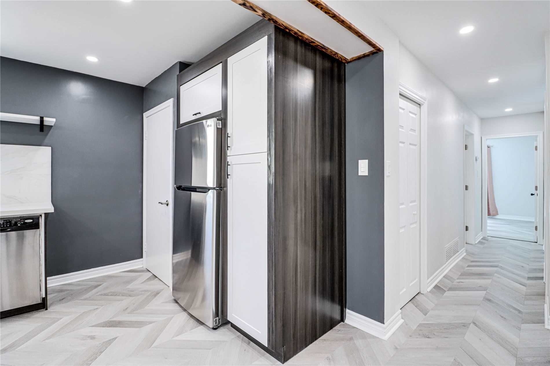 33 Longford Dr