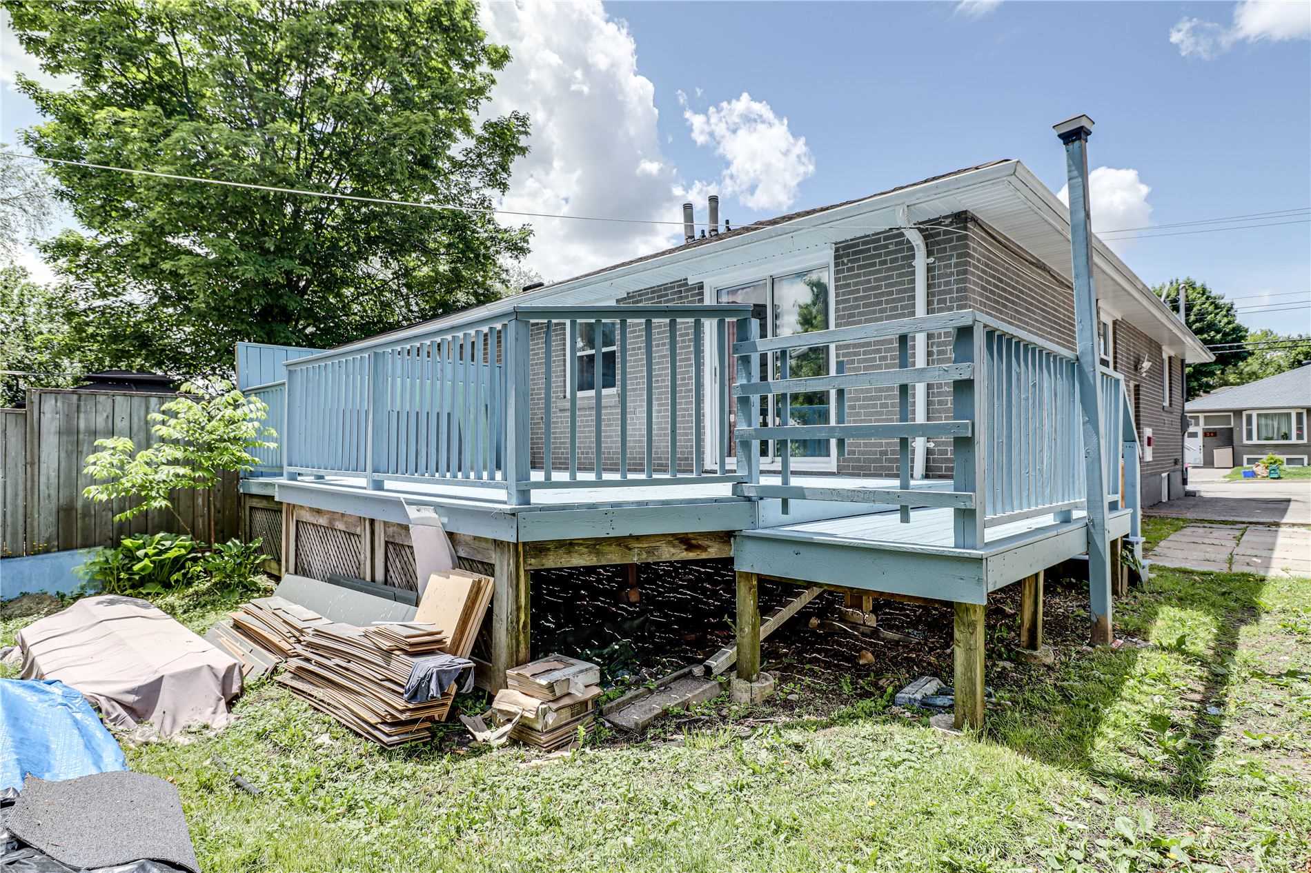 33 Longford Dr