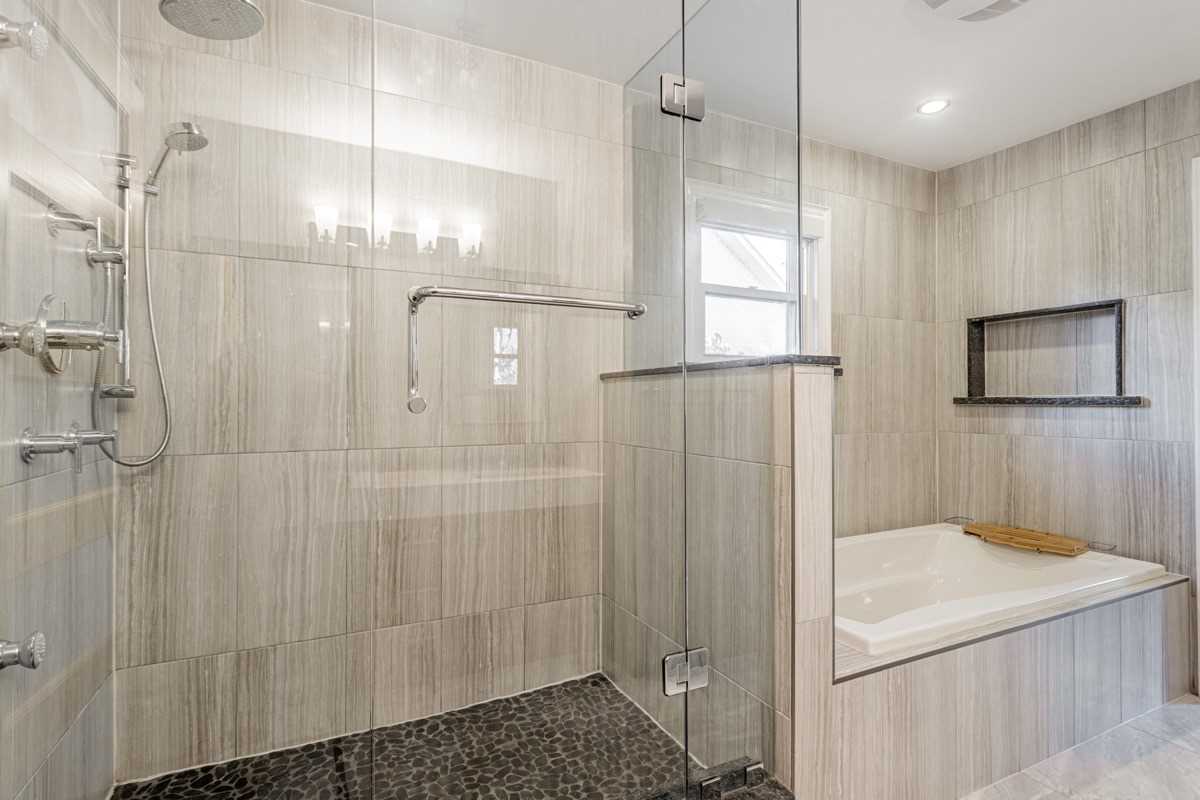 6 Village Squire Lane