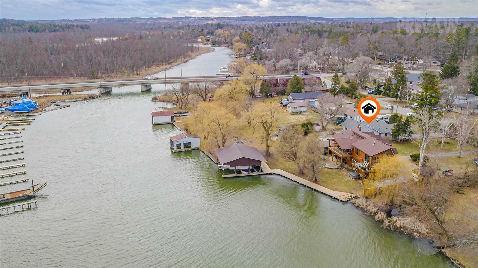 15 River Dr