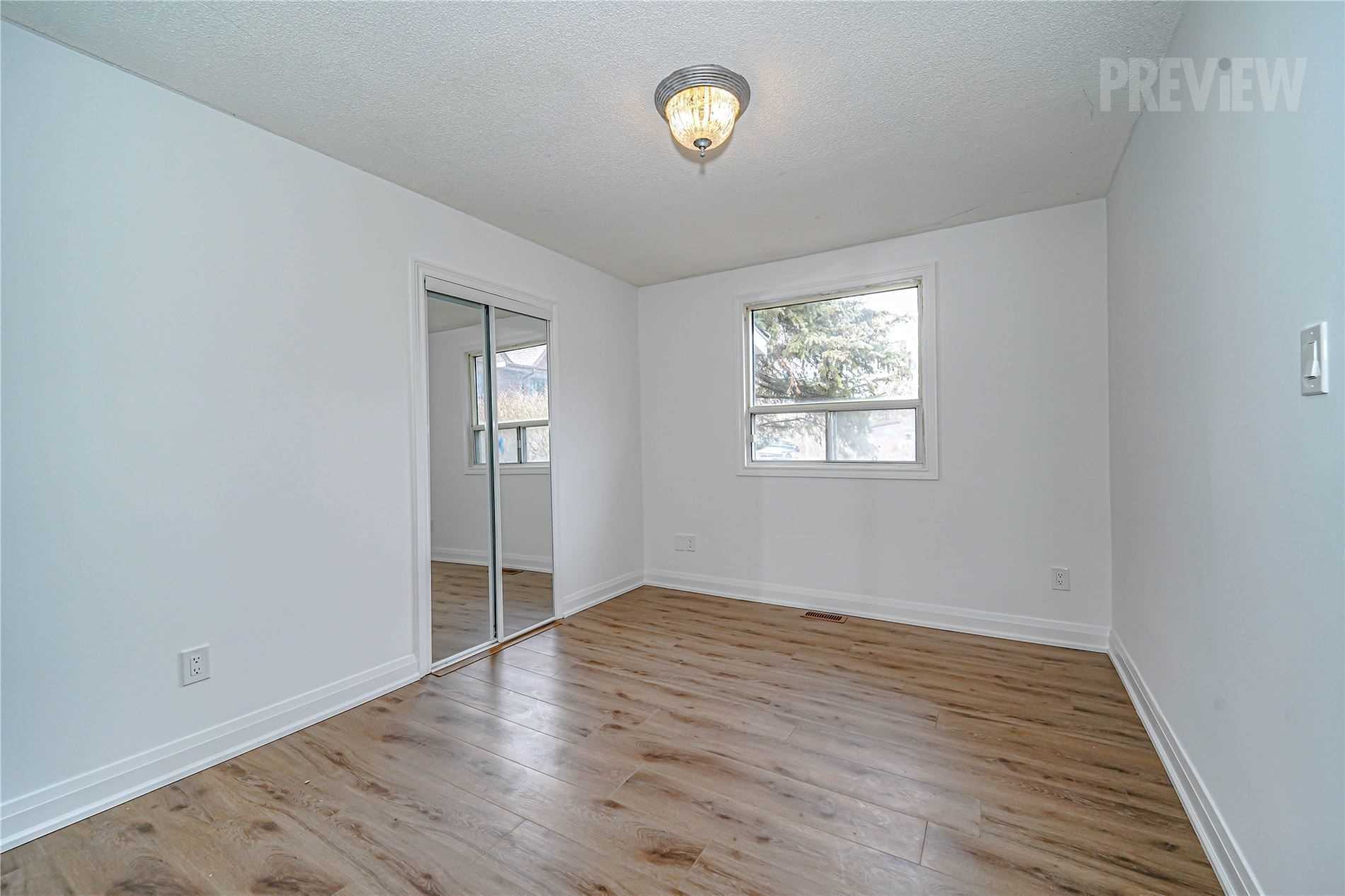 15 River Dr