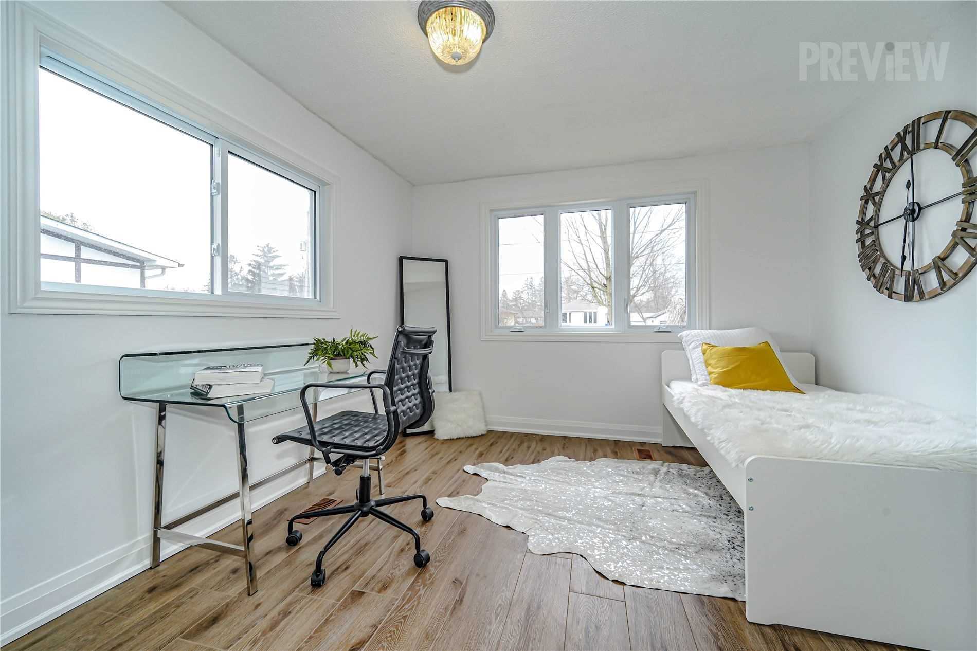 15 River Dr