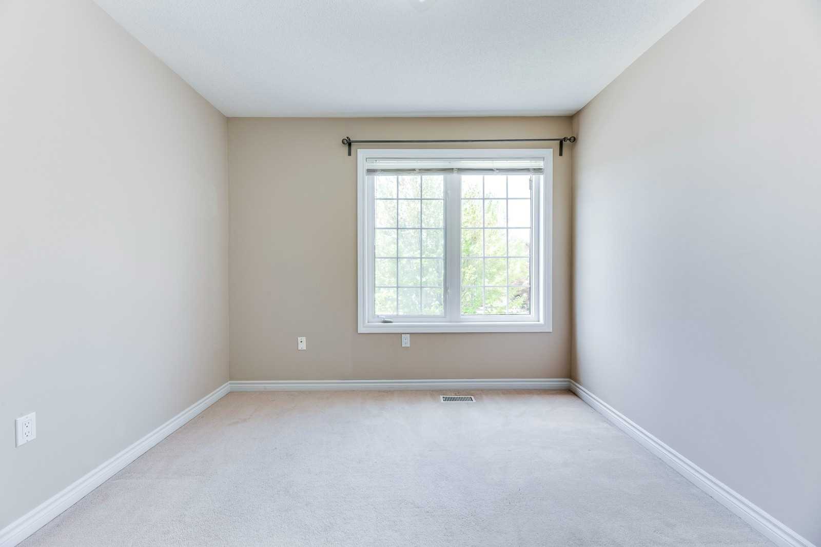 19 Auraglen St