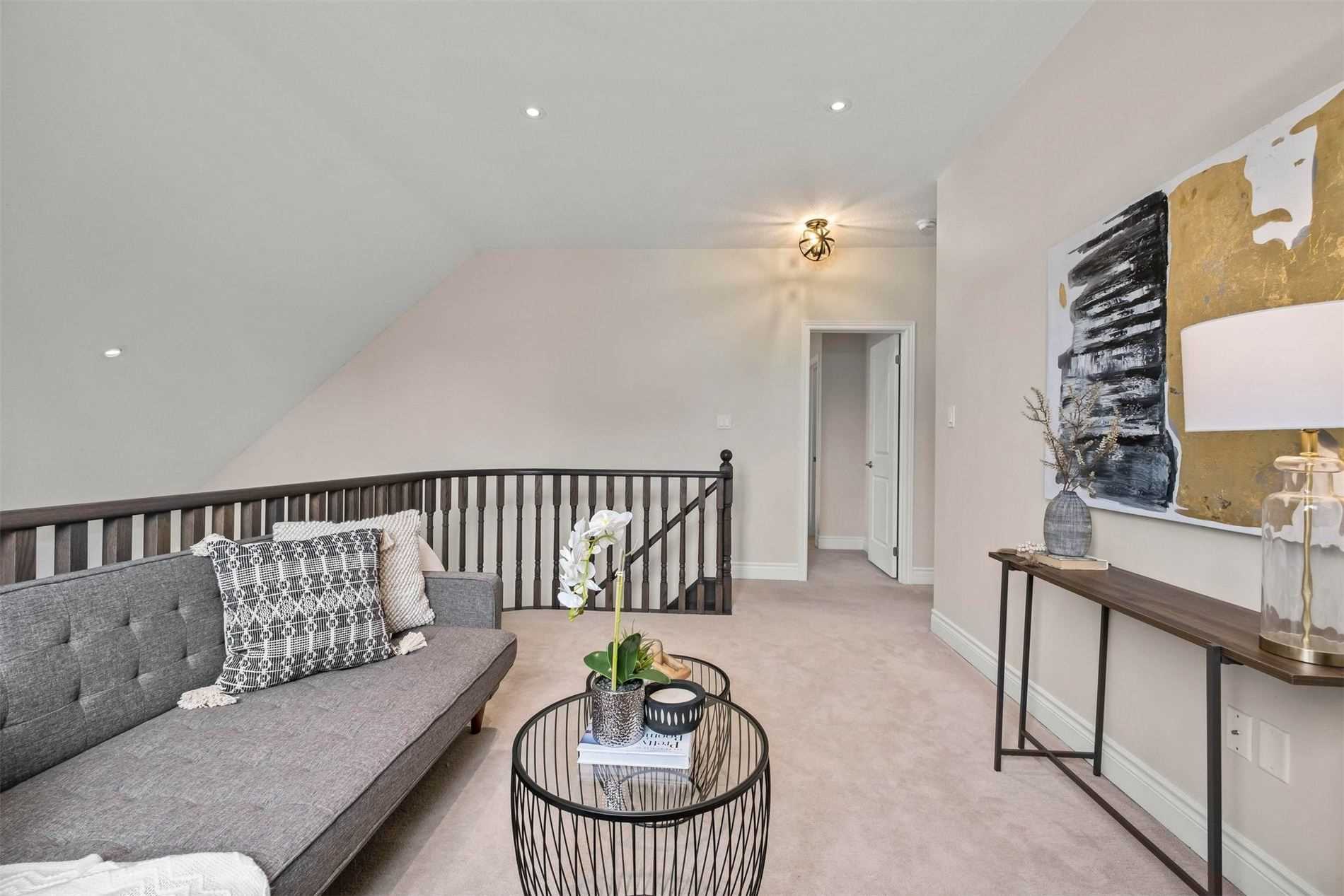 12 Petersen Pl