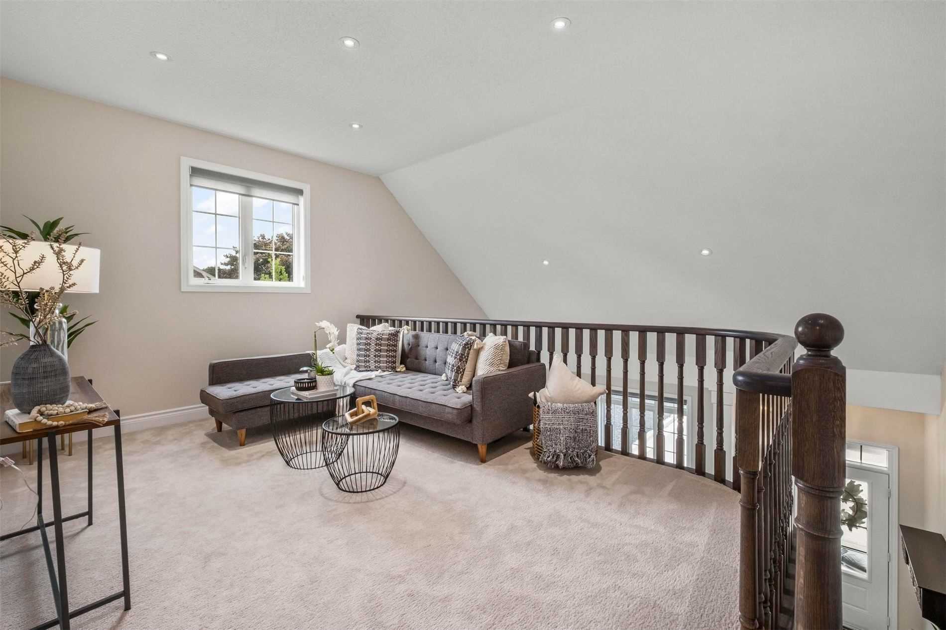 12 Petersen Pl