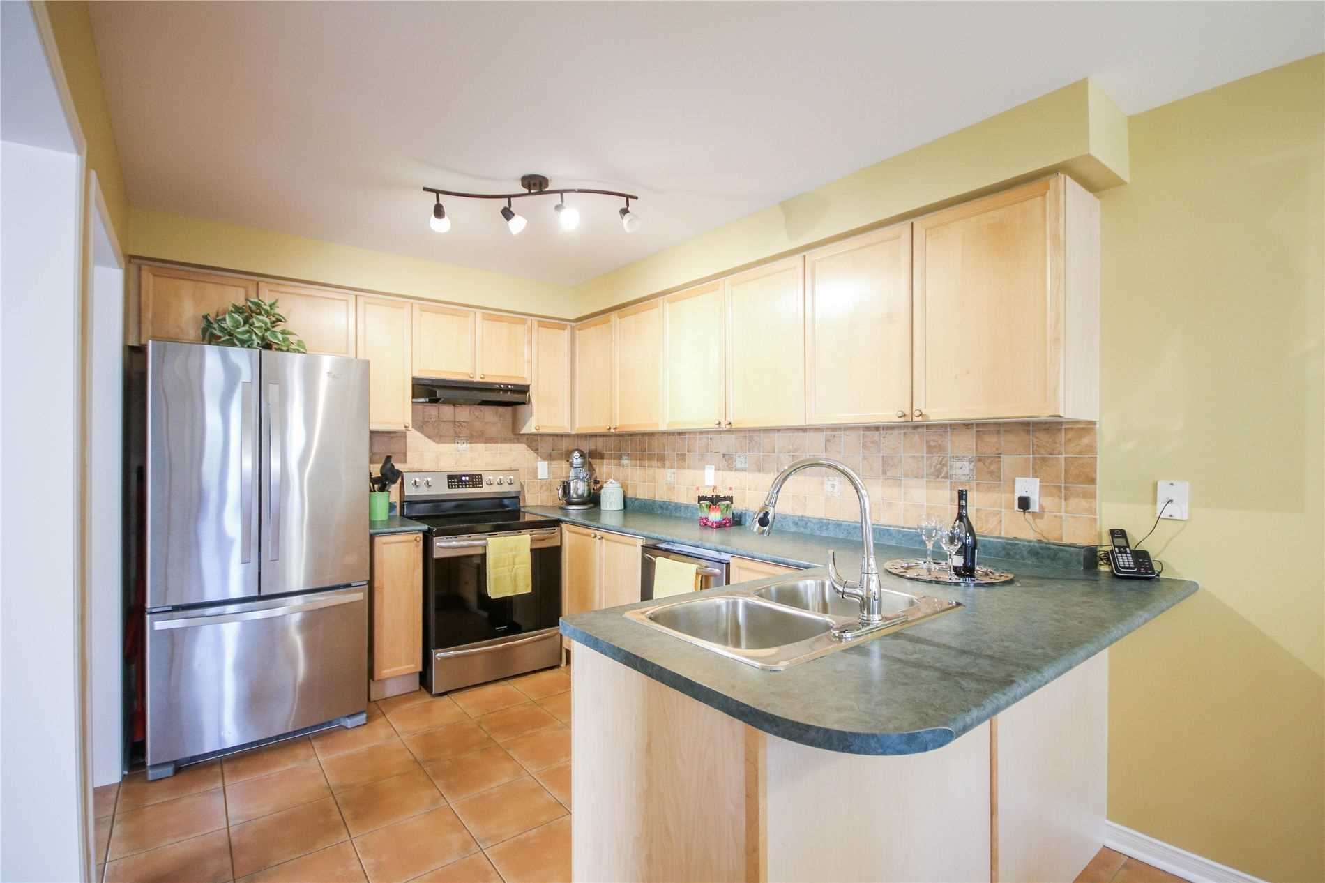85 Long Point Dr