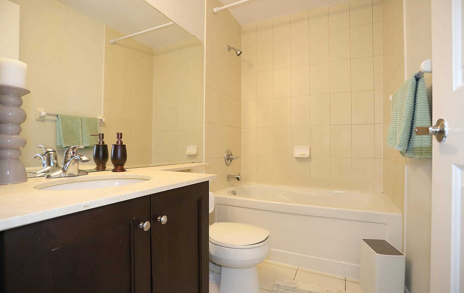 9245 Jane St, #1715