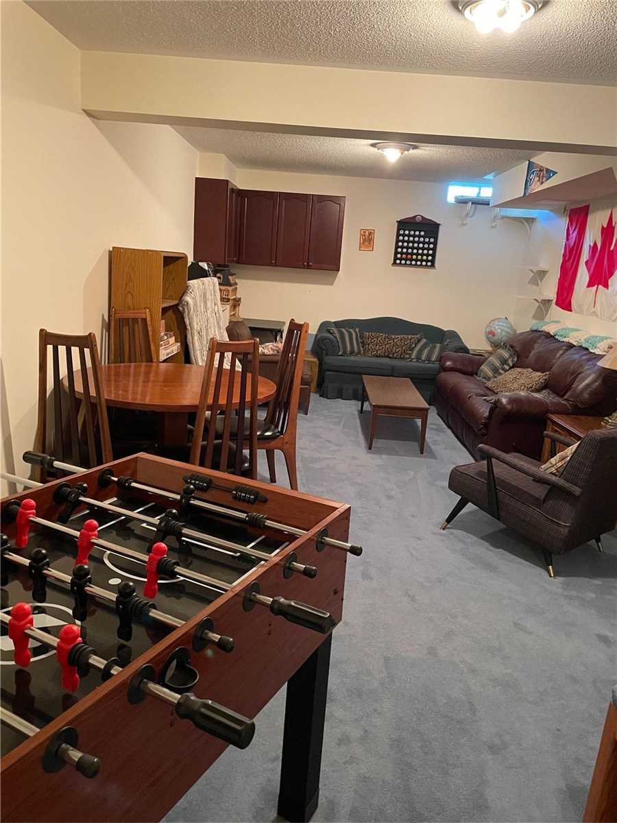 18 Summit Dr