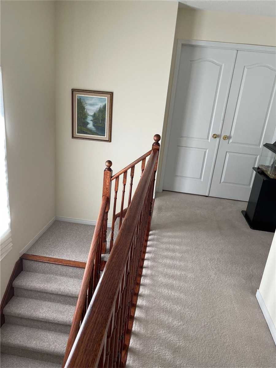 18 Summit Dr