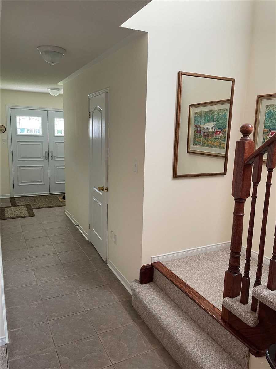 18 Summit Dr