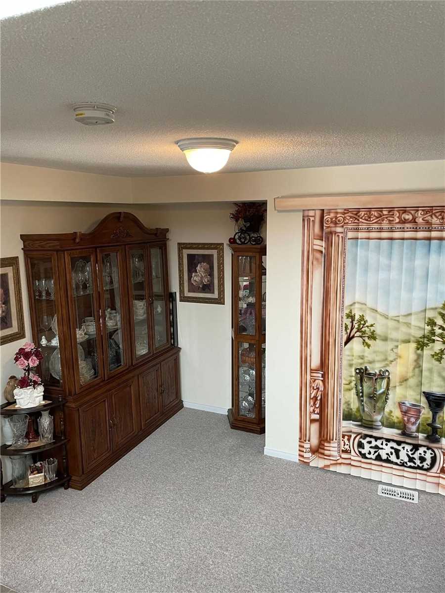 18 Summit Dr