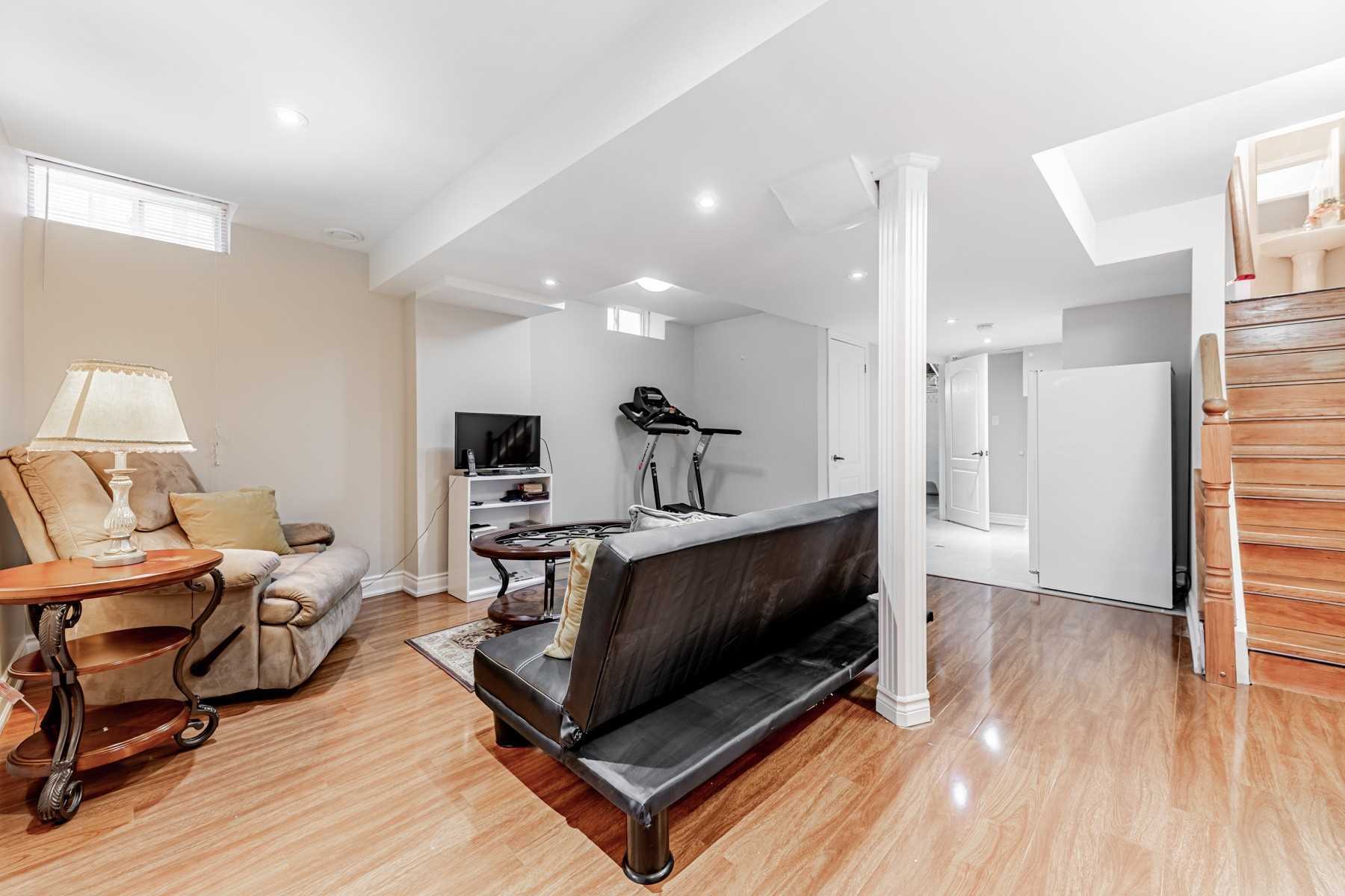 235 Royal Appian Cres, Vaughan