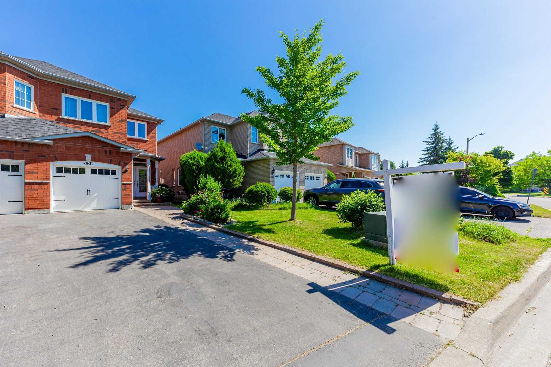 235 Royal Appian Cres, Vaughan