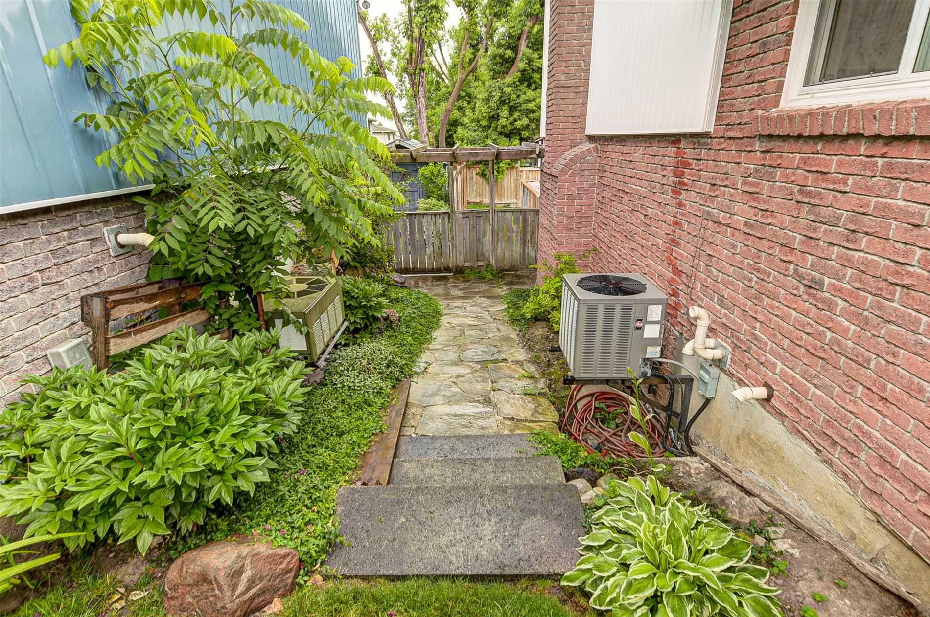 163 Nelson St