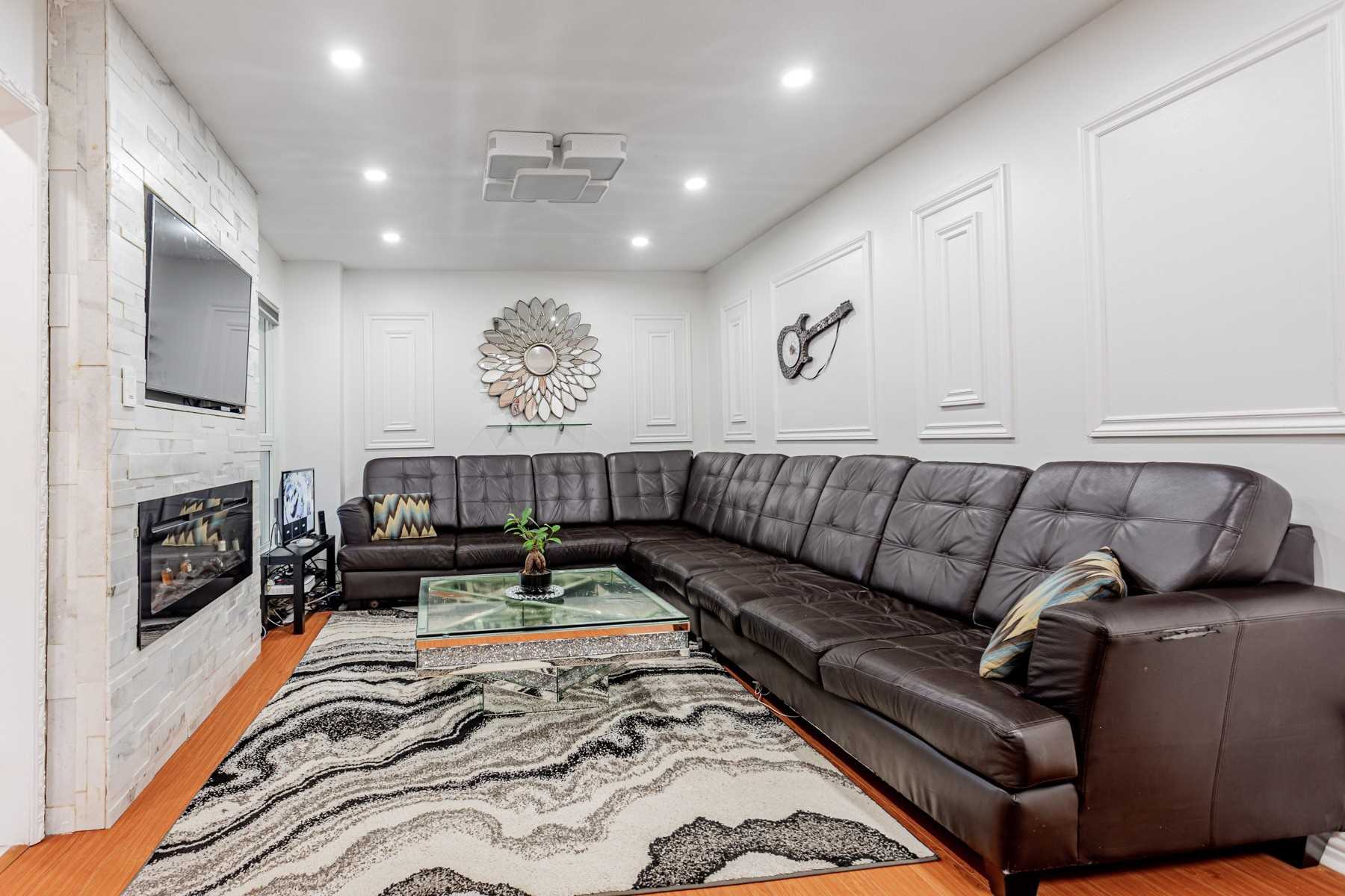 63 Cog Hill Dr, Vaughan