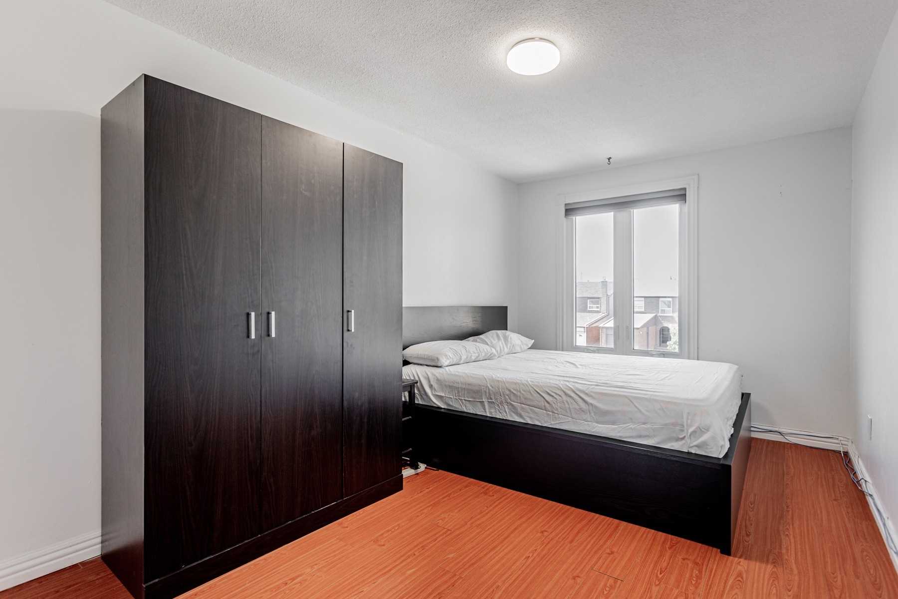 63 Cog Hill Dr, Vaughan