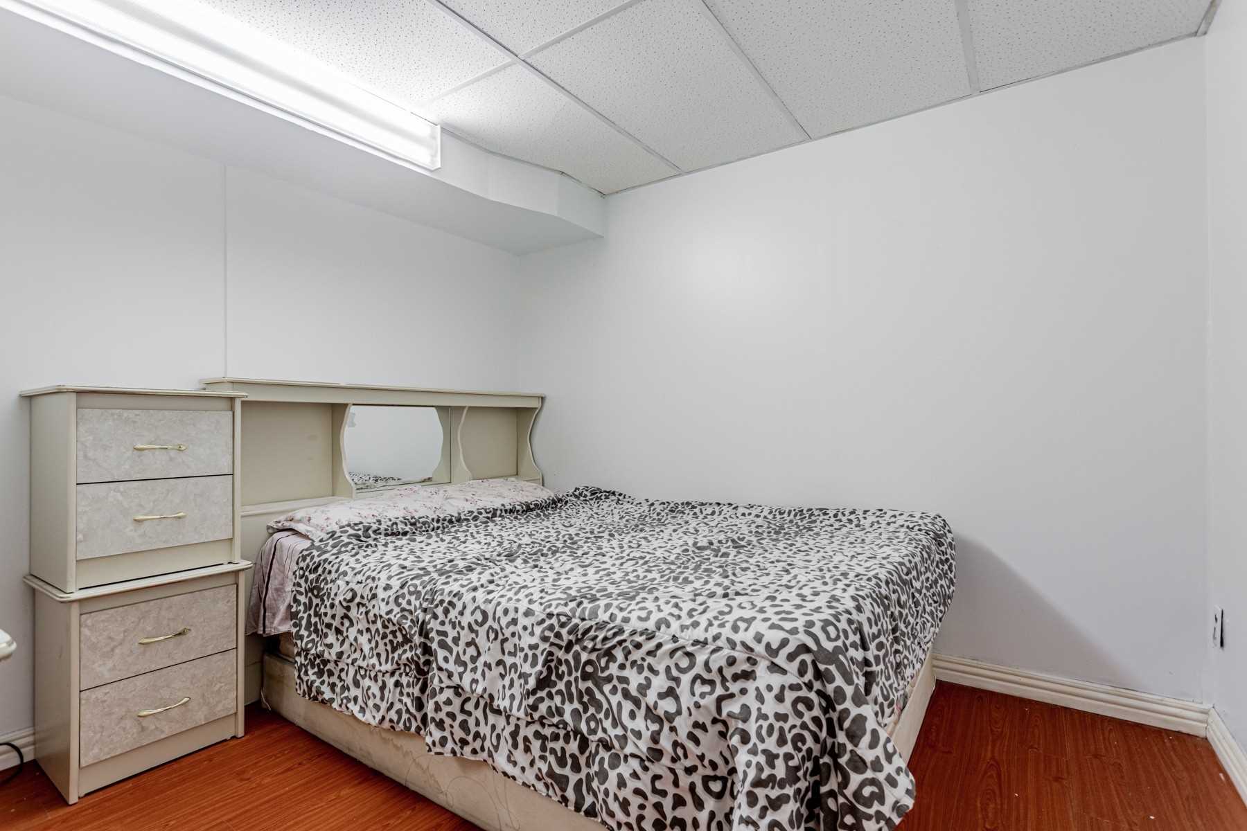 63 Cog Hill Dr, Vaughan