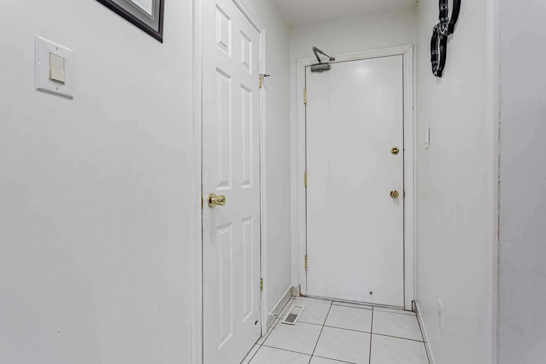 63 Cog Hill Dr, Vaughan
