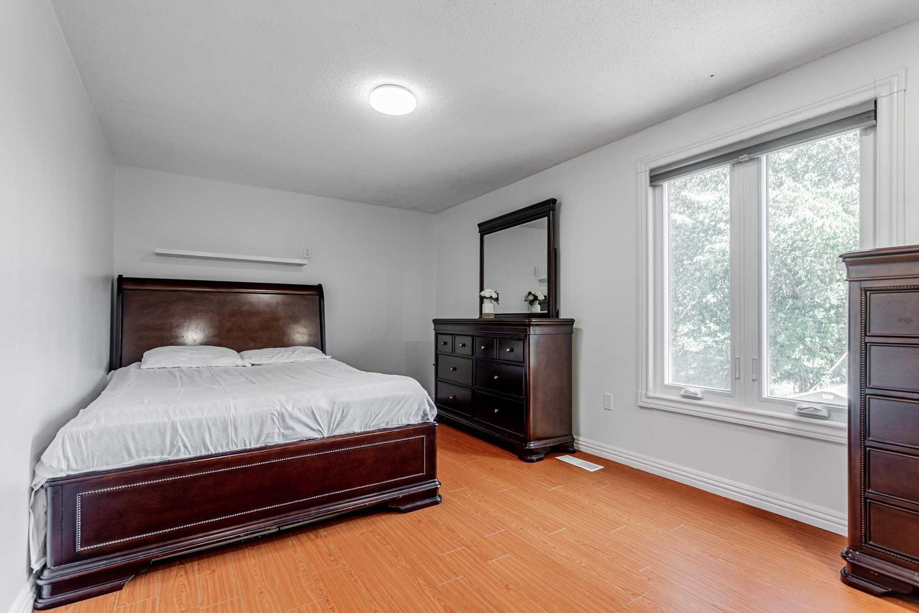 63 Cog Hill Dr, Vaughan