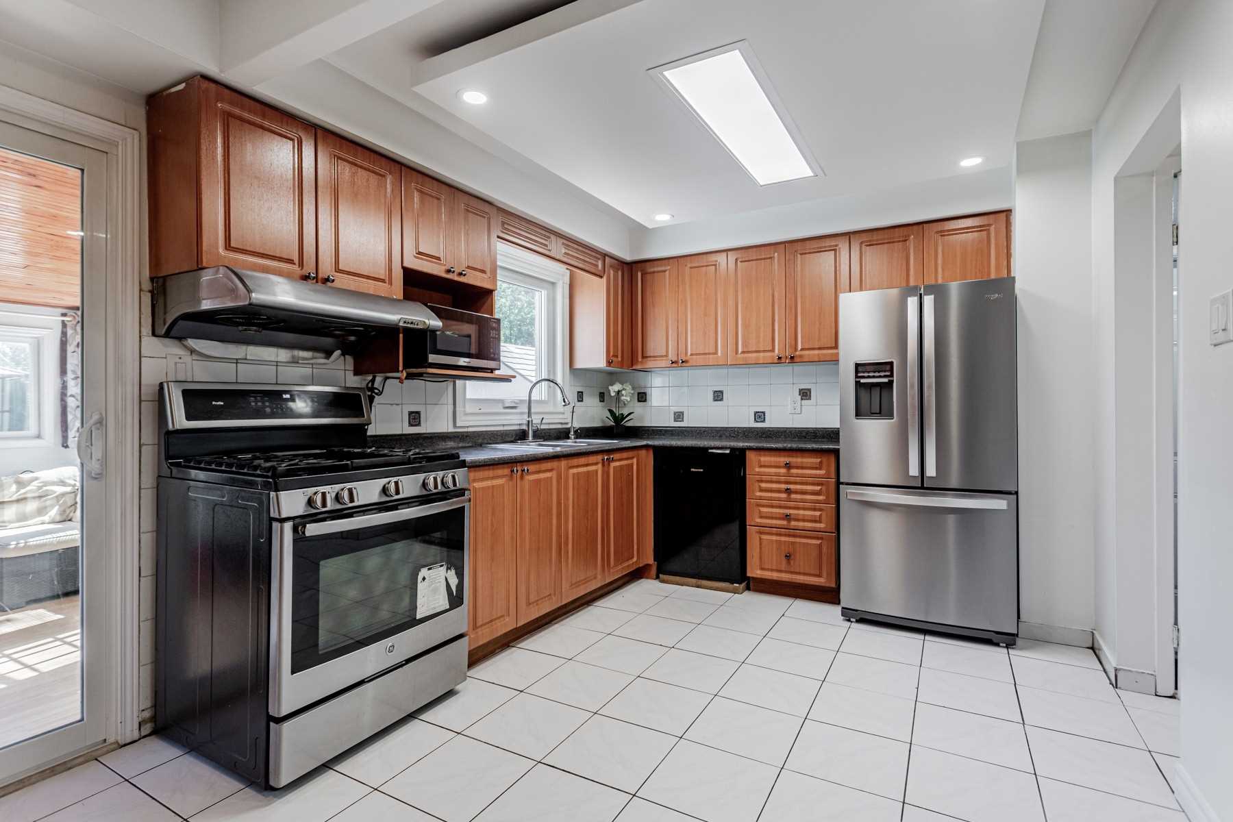 63 Cog Hill Dr, Vaughan
