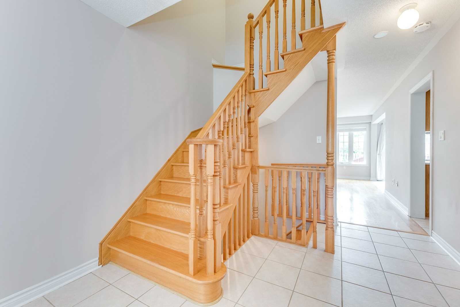 19 Auraglen St