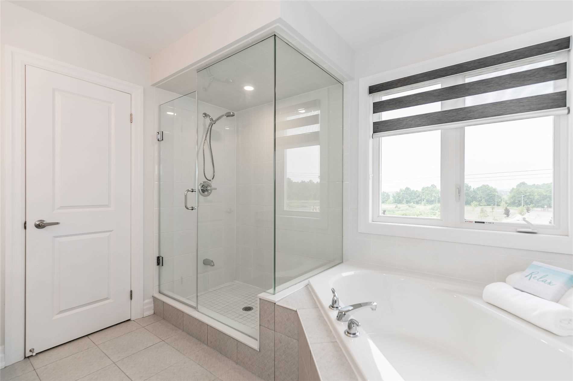 323 Chelsea Cres