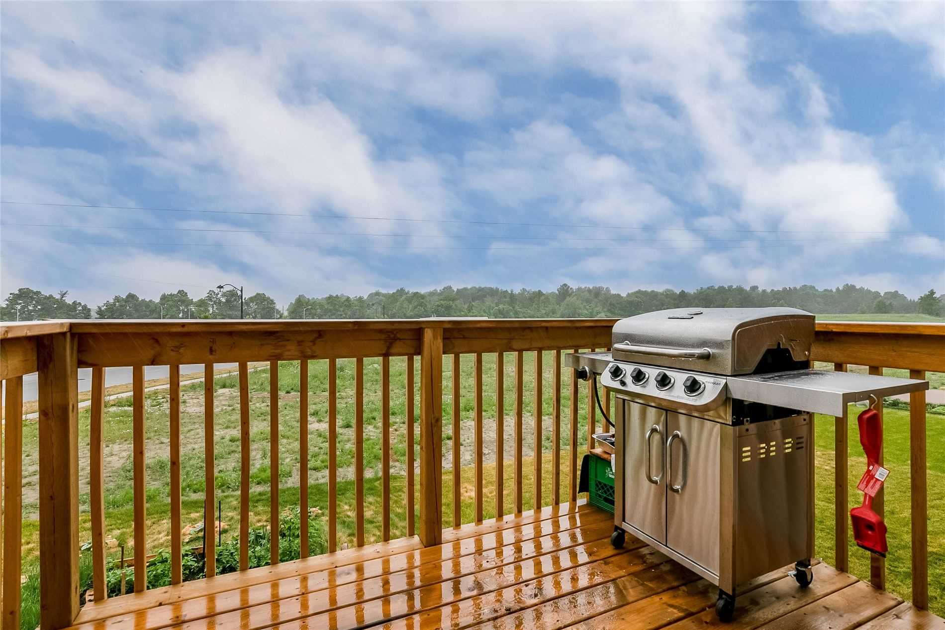 323 Chelsea Cres