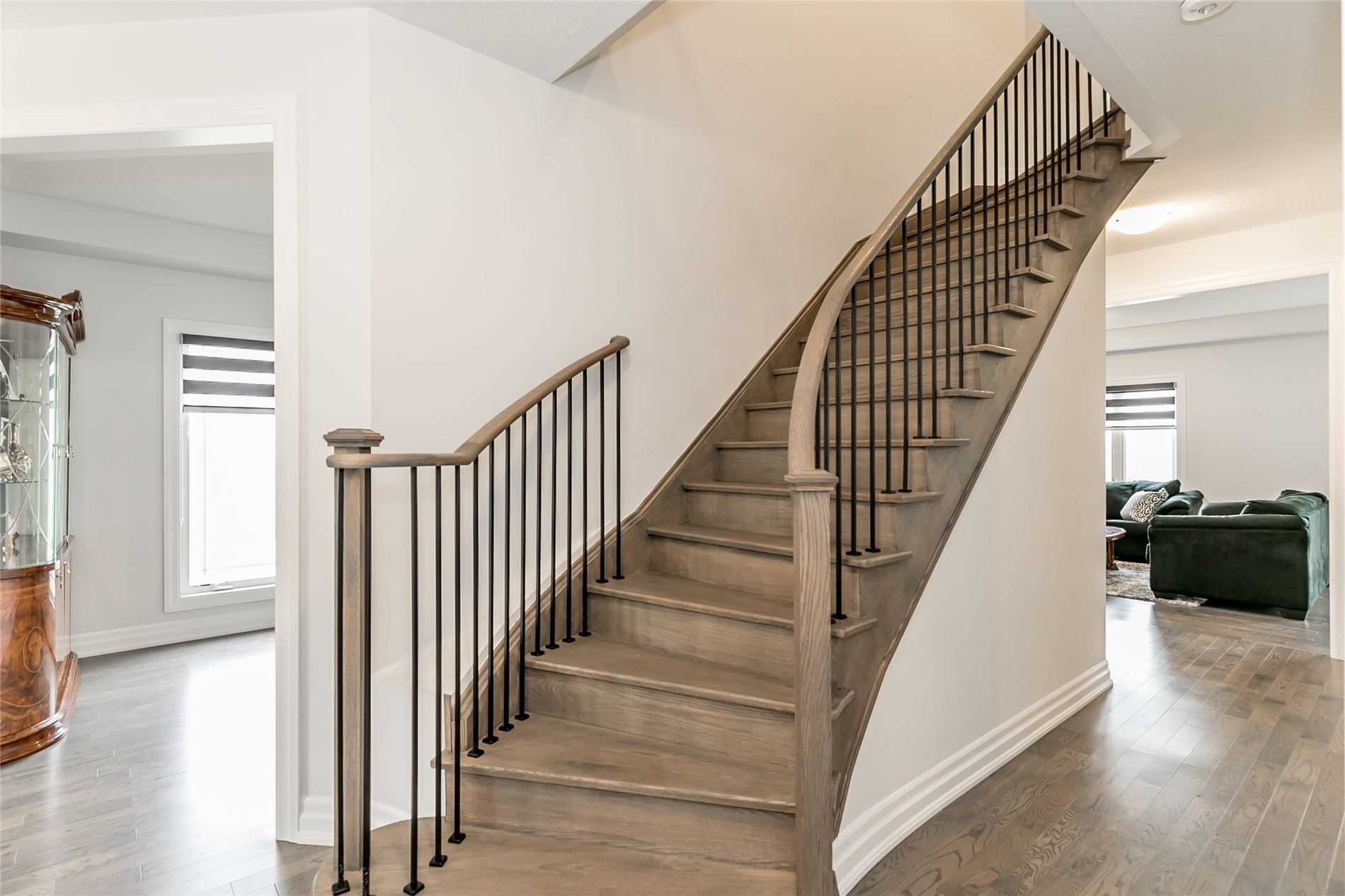 323 Chelsea Cres