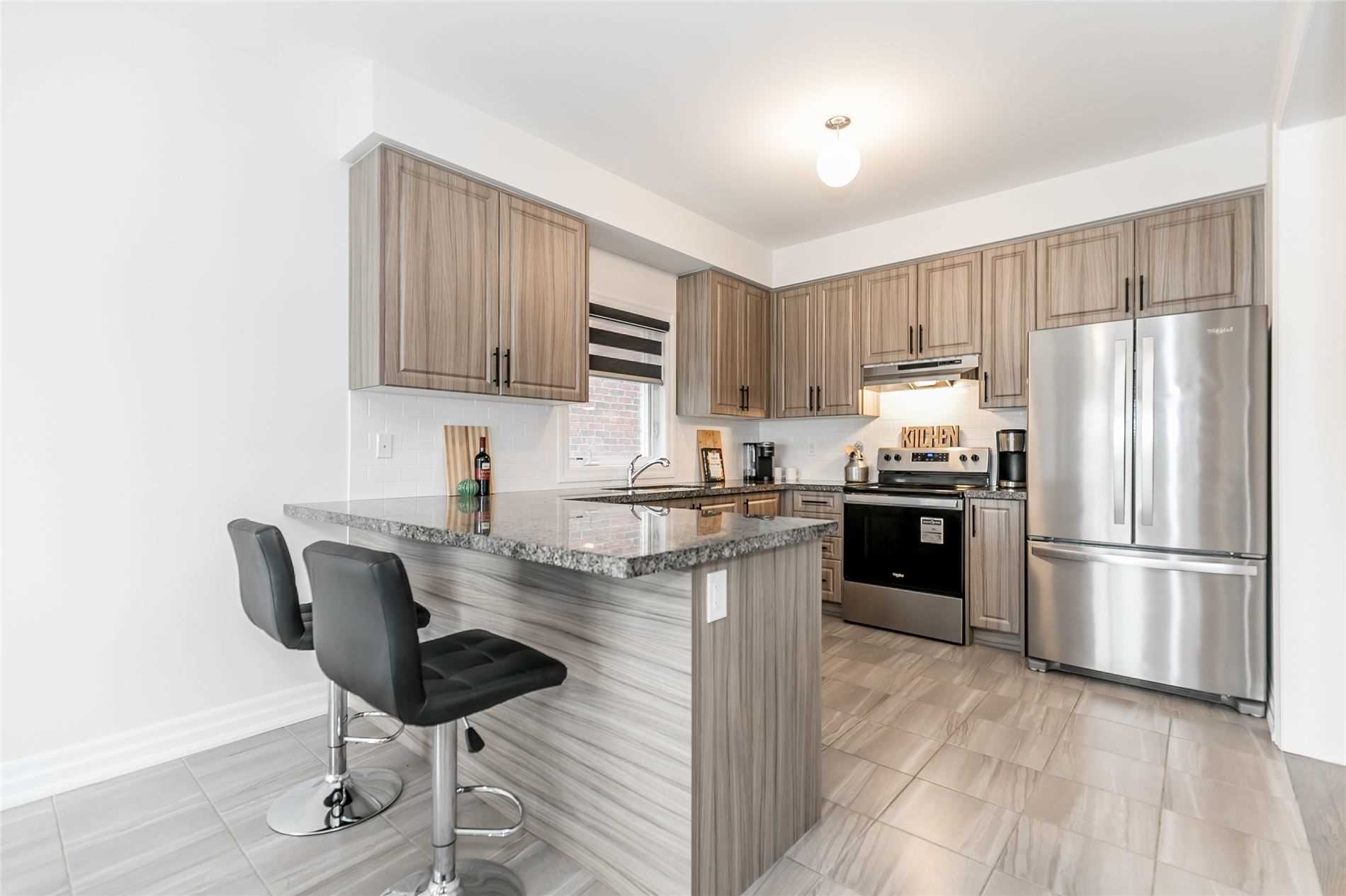 323 Chelsea Cres