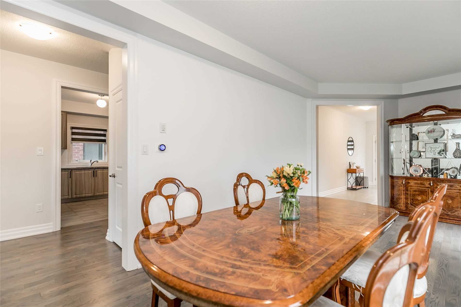 323 Chelsea Cres
