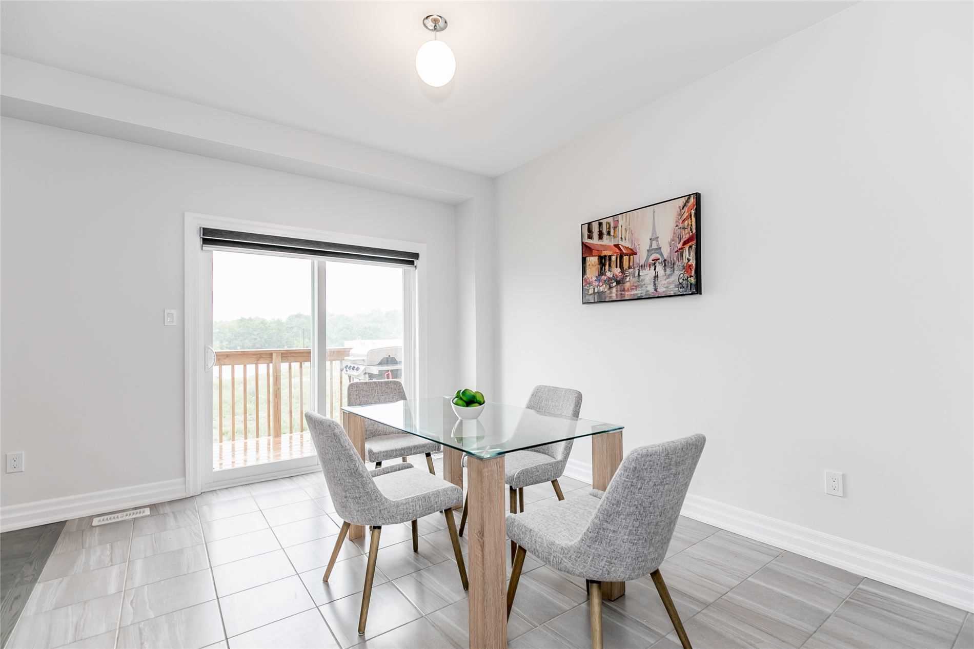 323 Chelsea Cres