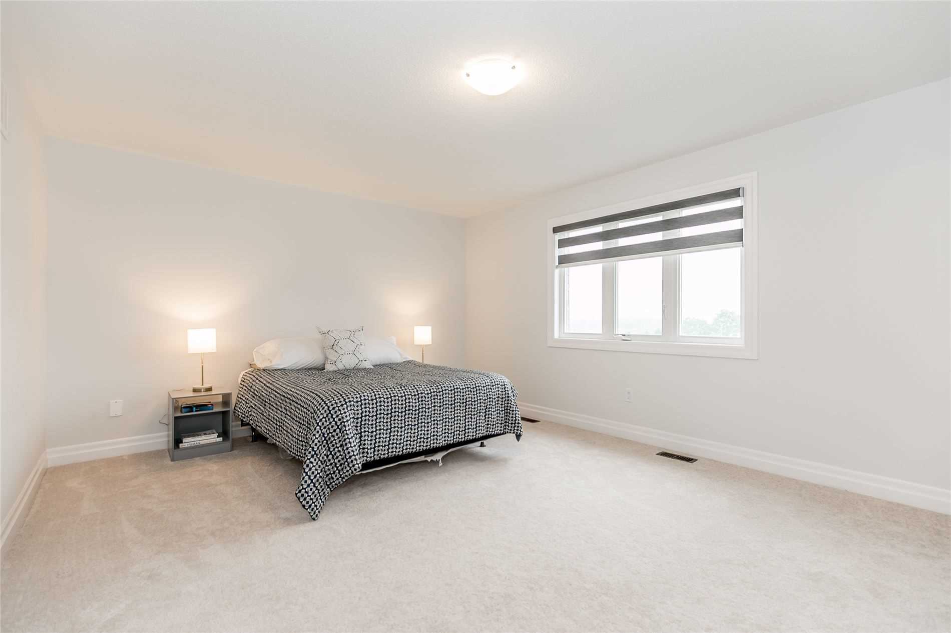 323 Chelsea Cres