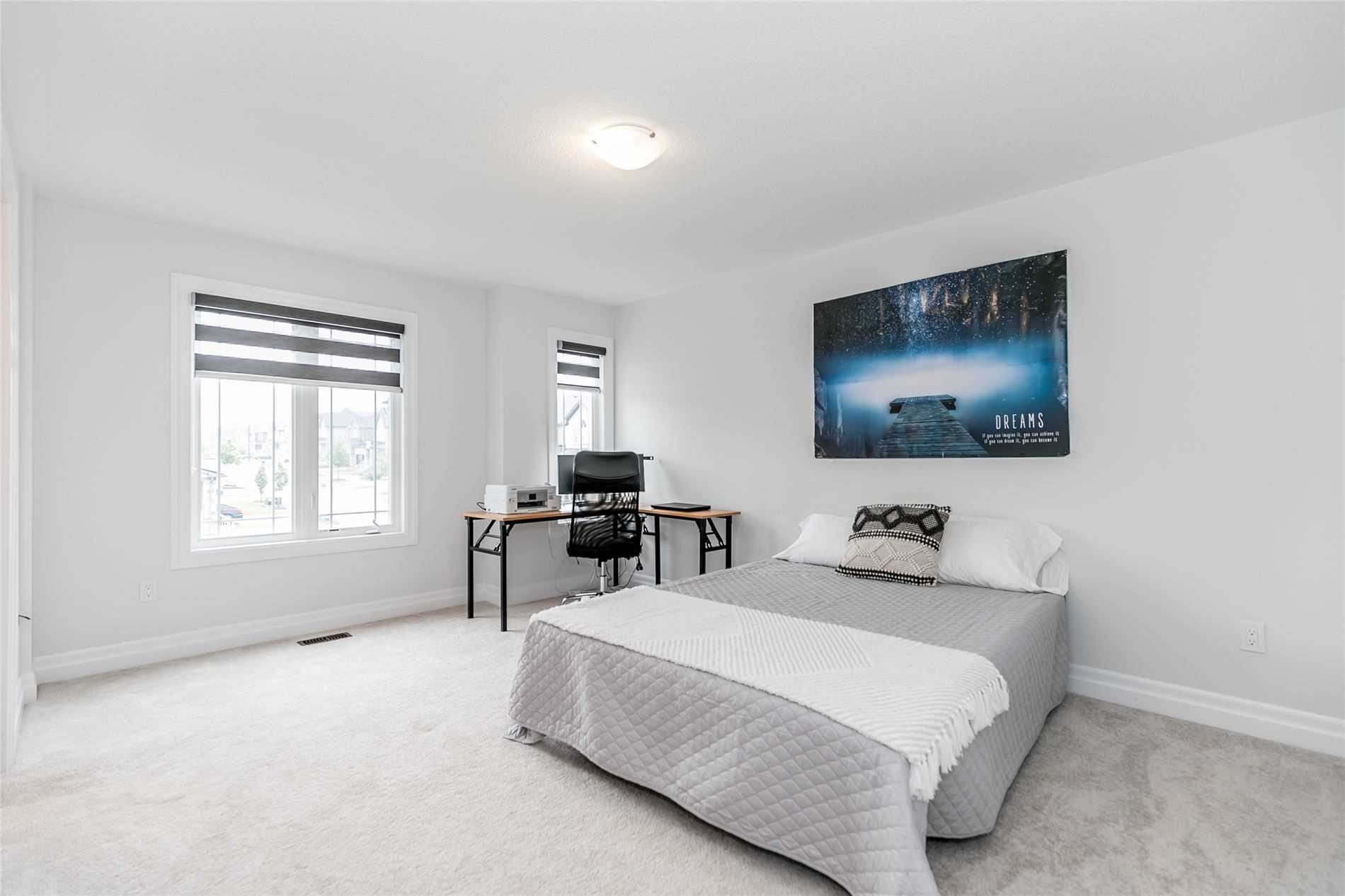 323 Chelsea Cres