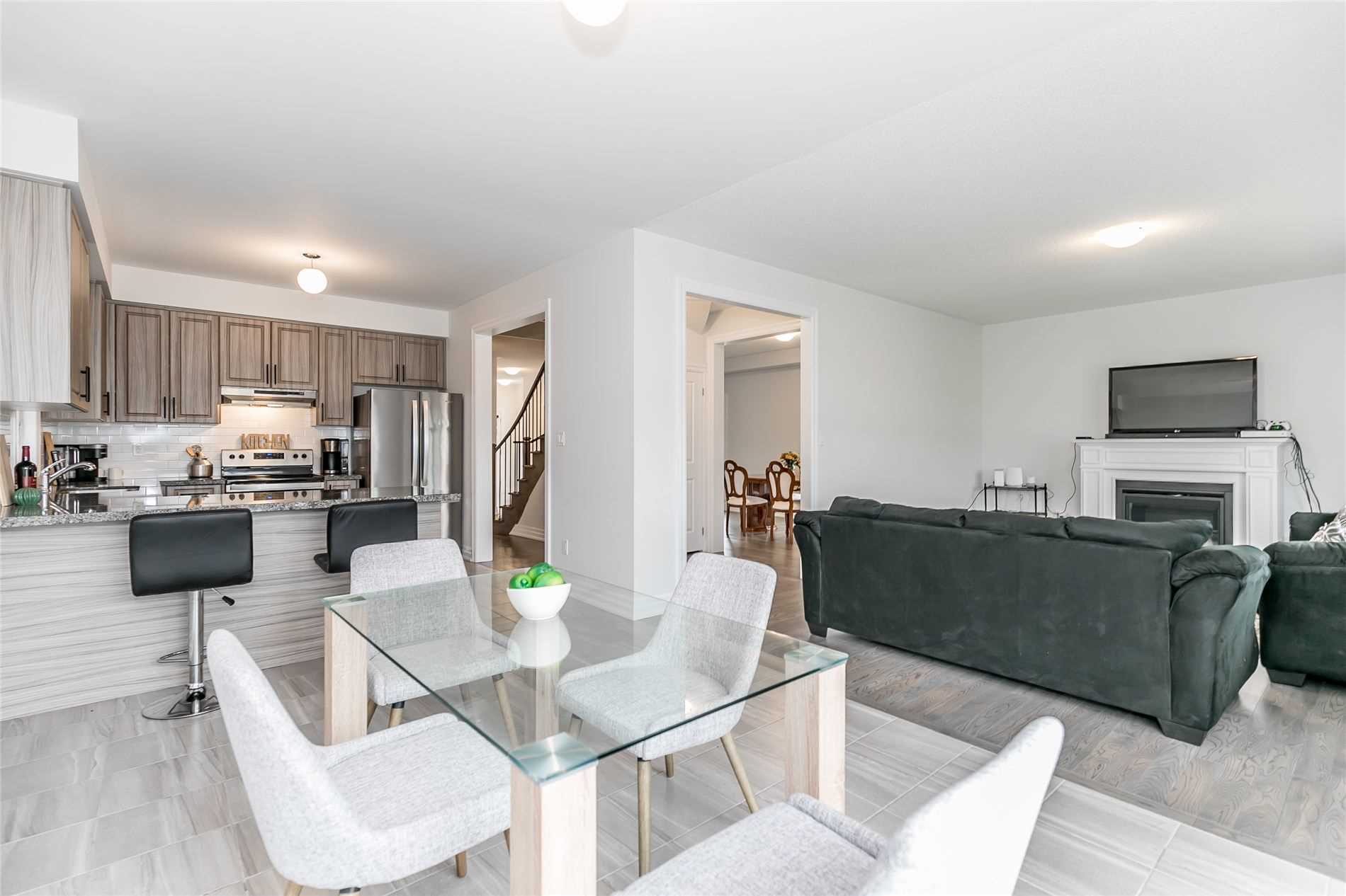 323 Chelsea Cres