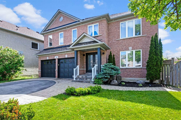 709 Society Cres, Newmarket