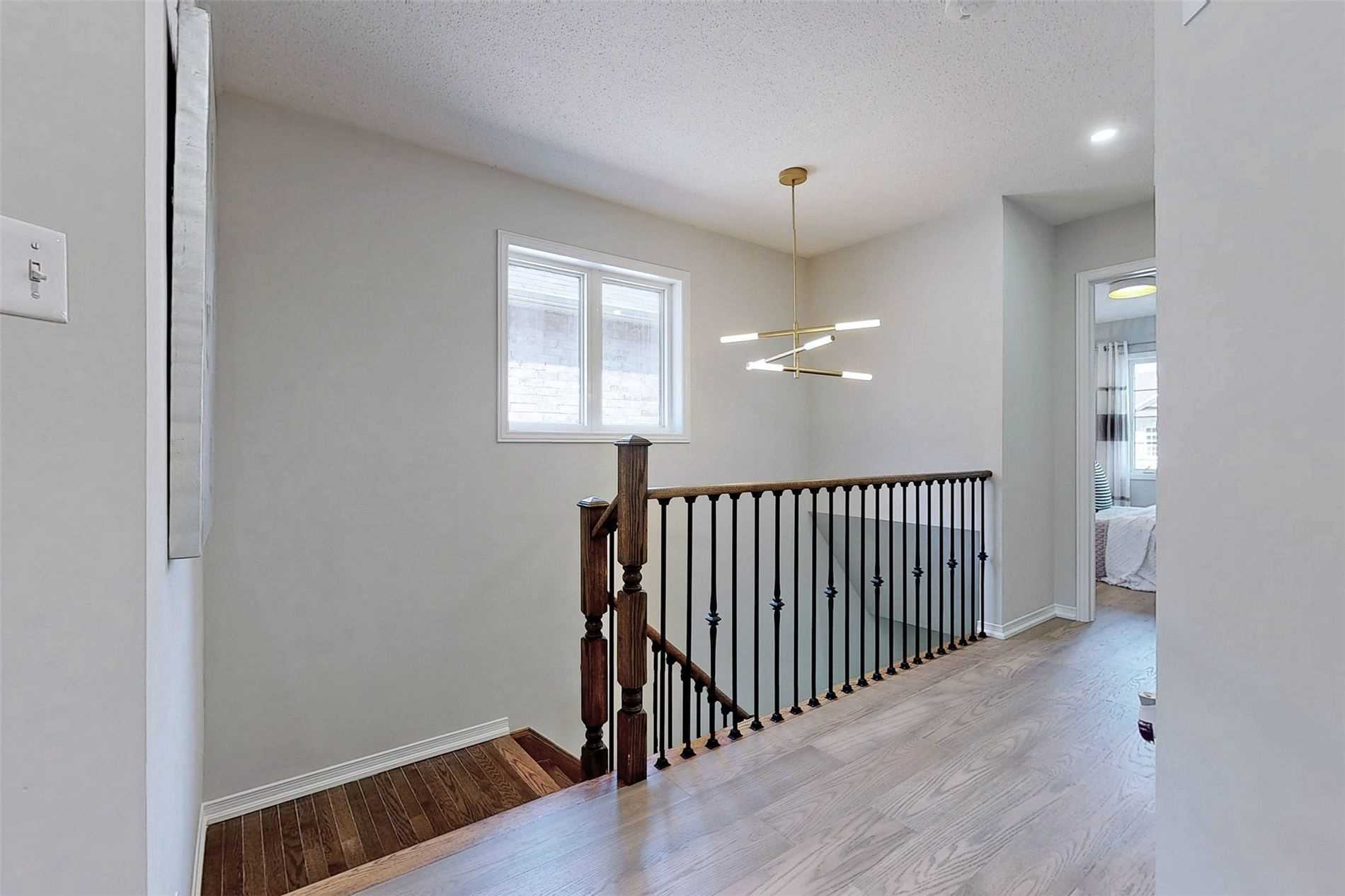 1281 Blencowe Cres