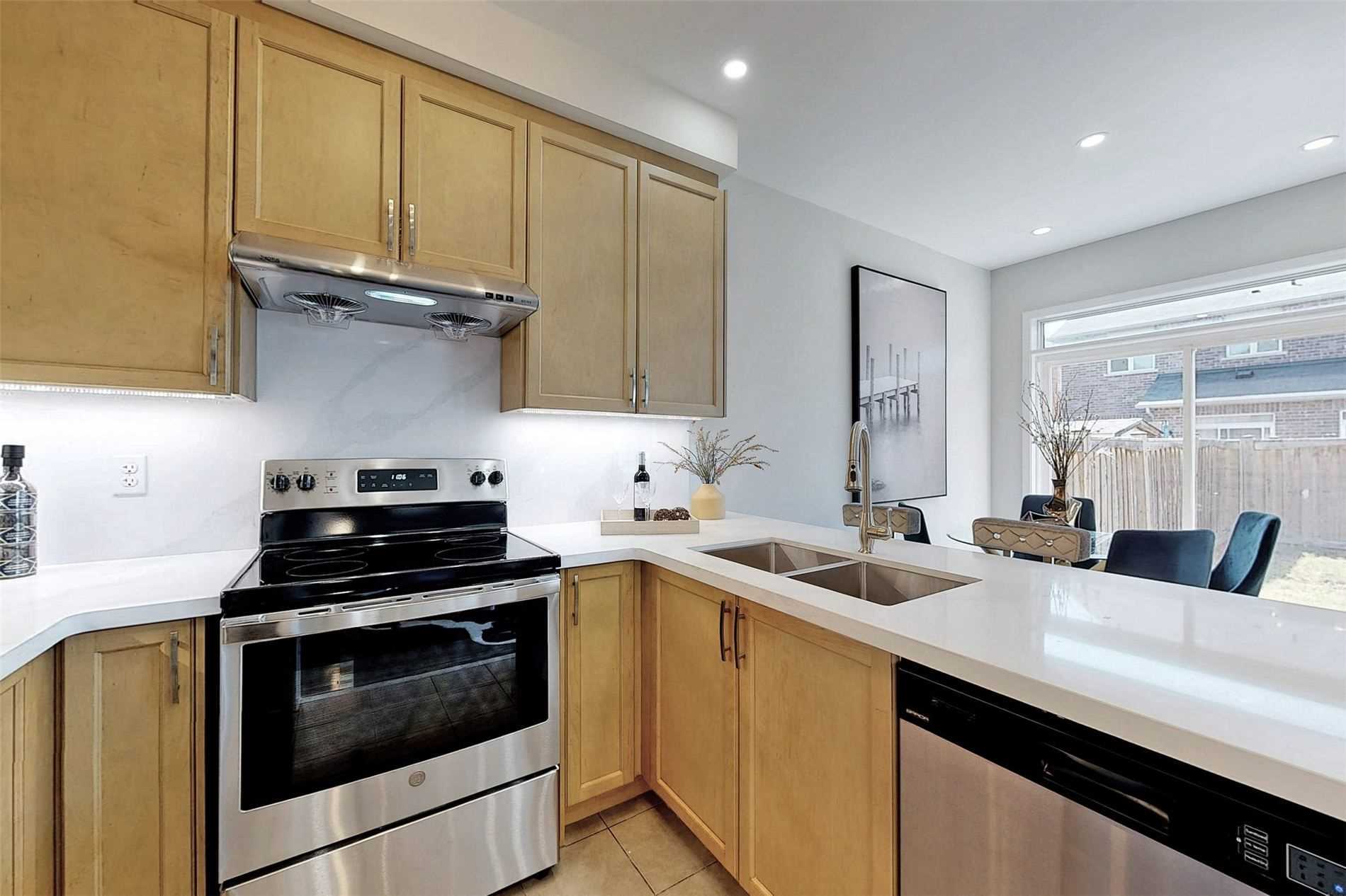 1281 Blencowe Cres