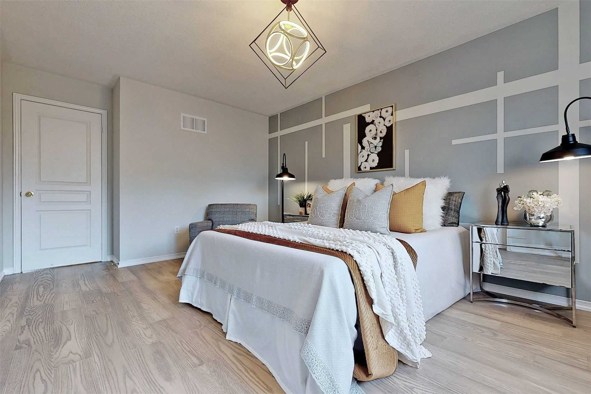 1281 Blencowe Cres