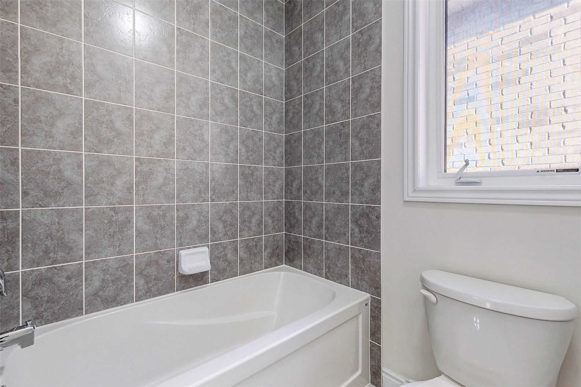 136 Stormont Tr