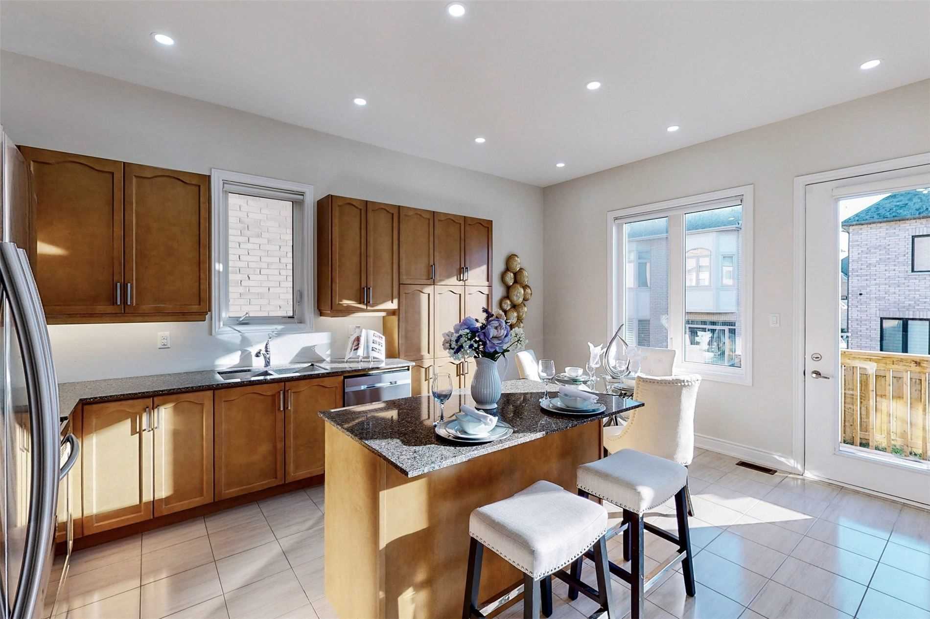 136 Stormont Tr
