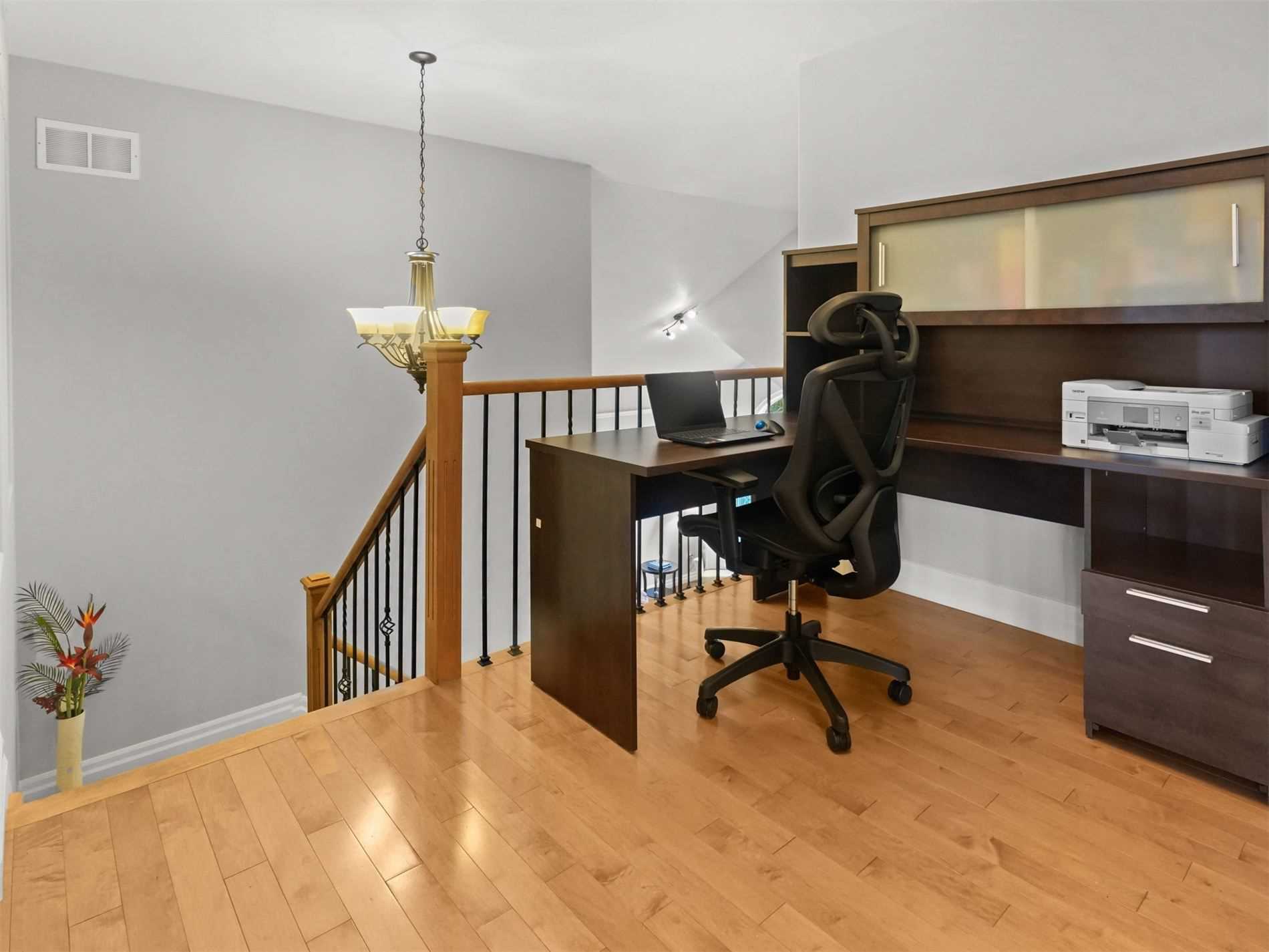 31 Grandview Cres