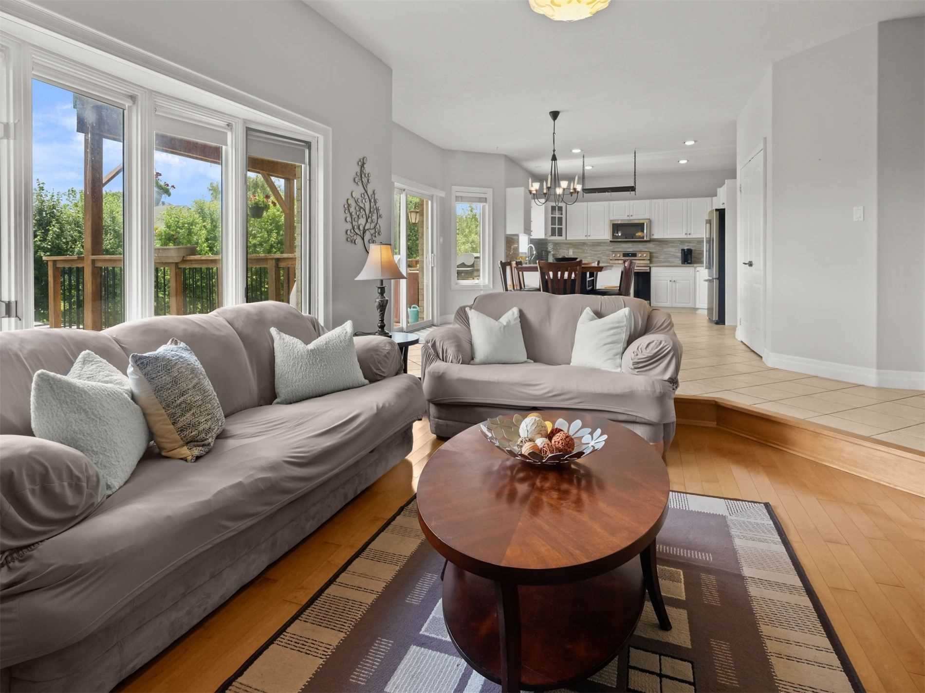 31 Grandview Cres