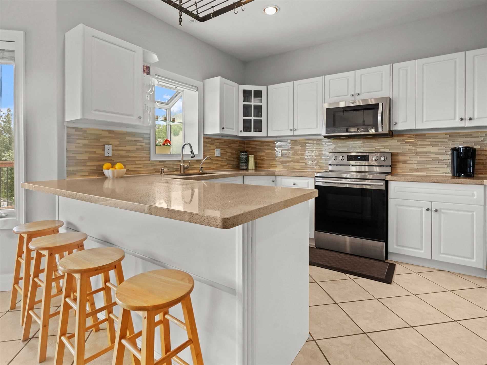 31 Grandview Cres