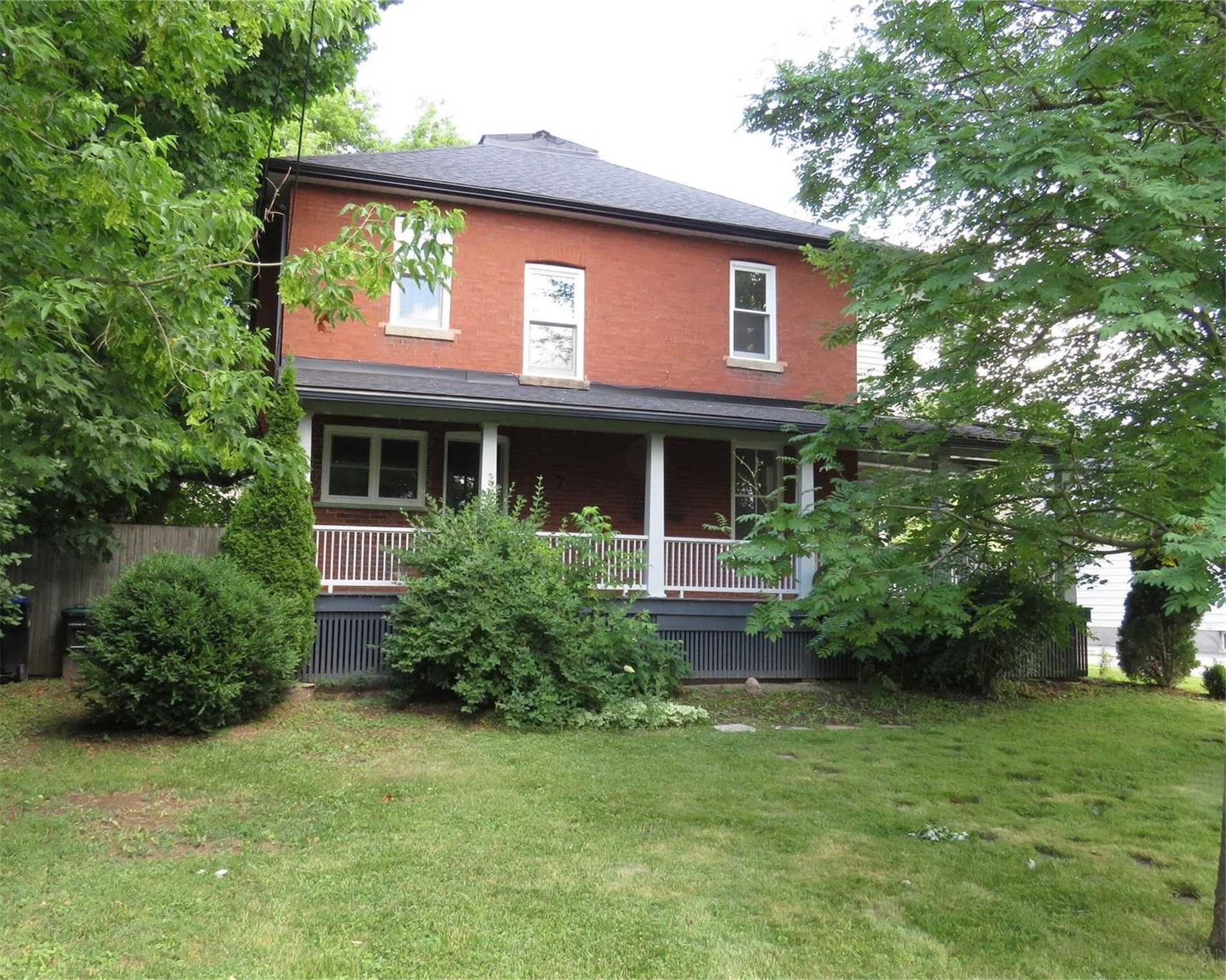7 George St