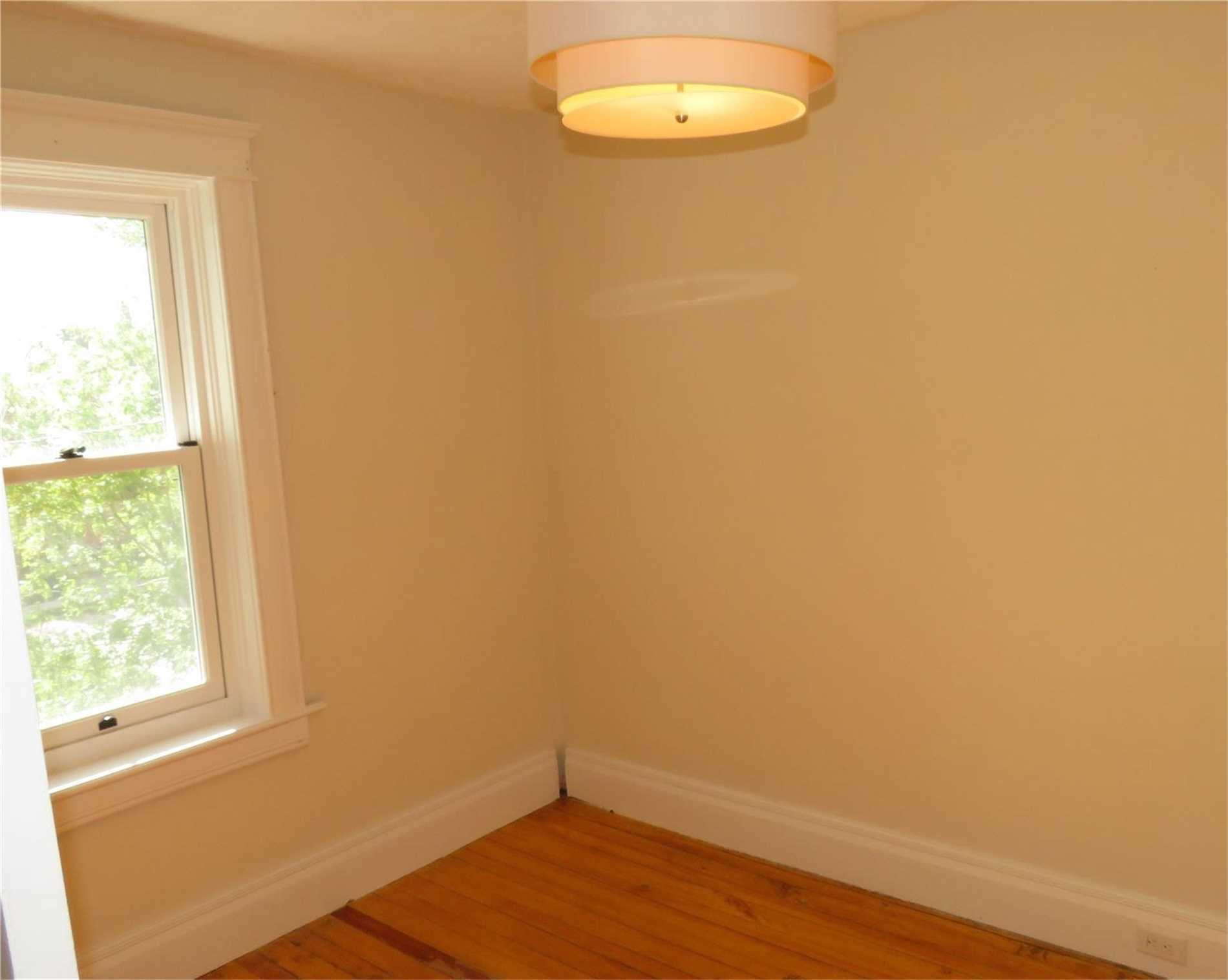 7 George St
